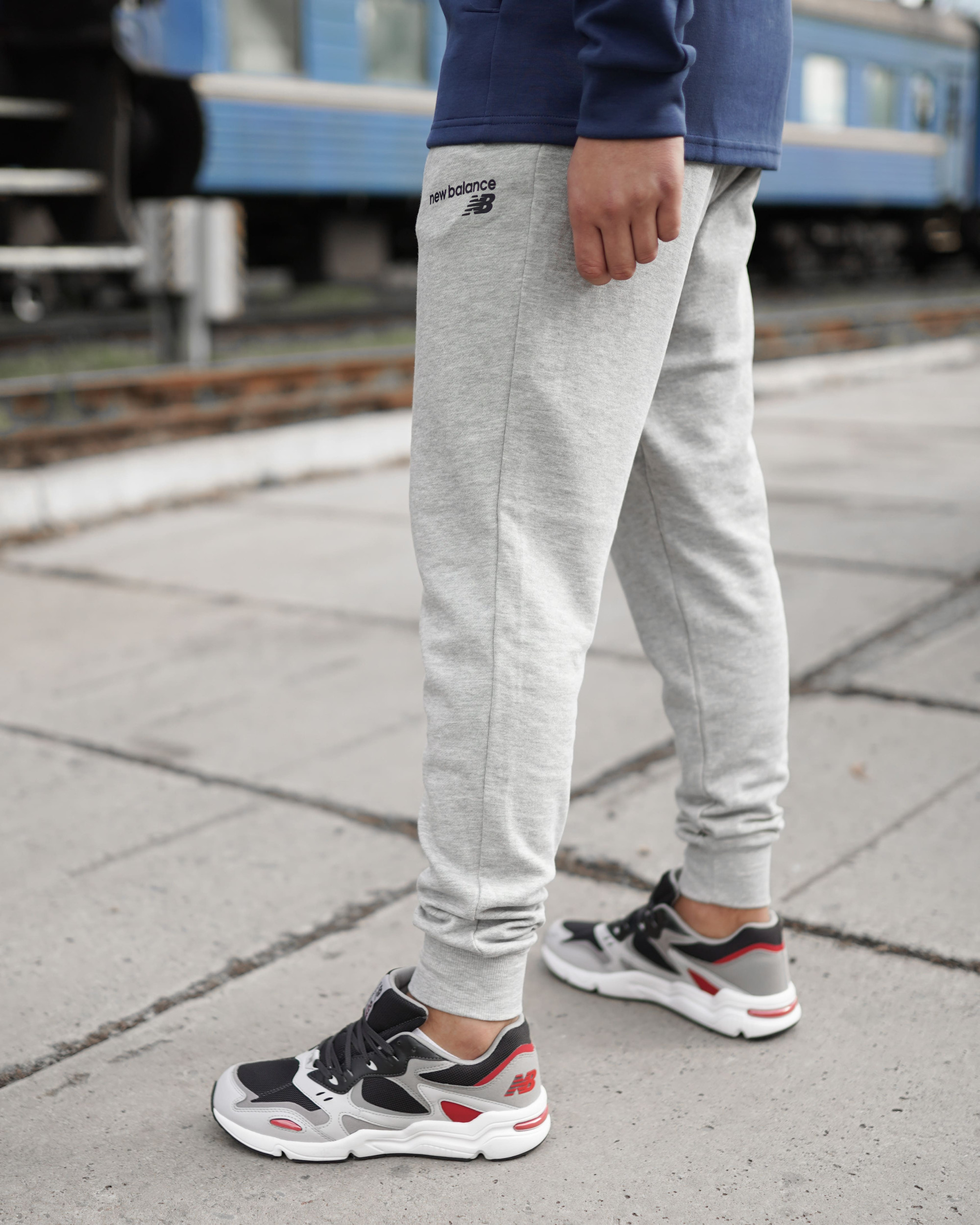 Брюки New Balance NB CLASSIC CORE FT MP03901AG