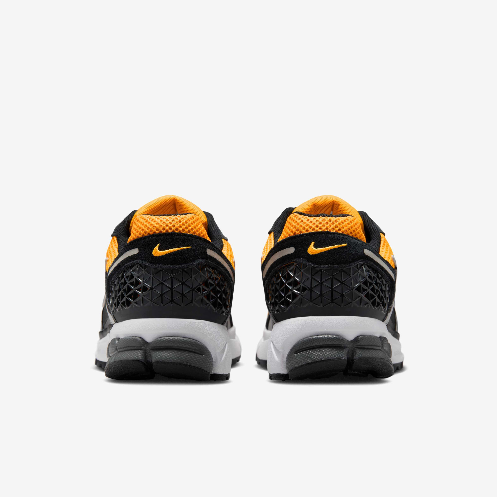 Кросівки чоловічі Nike Zoom Vomero 5 Black/Orange IF6211-700
