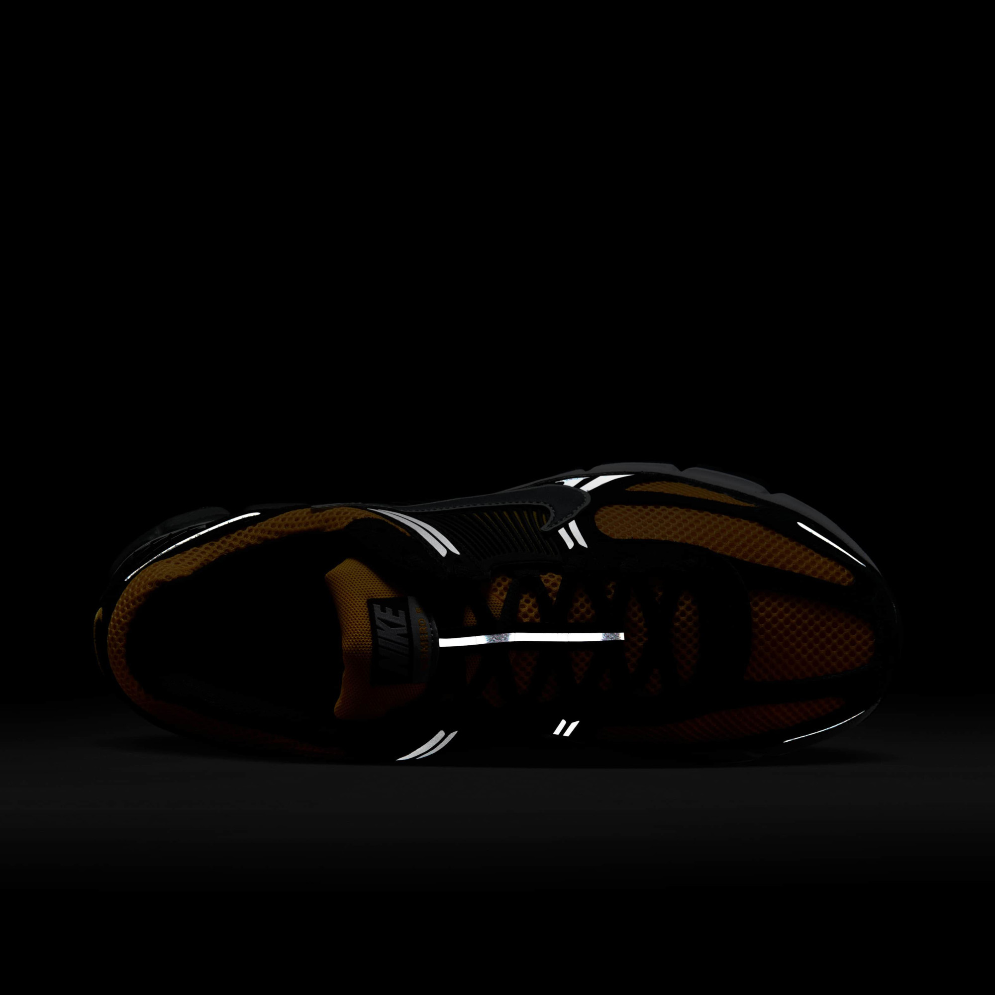 Кросівки чоловічі Nike Zoom Vomero 5 Black/Orange IF6211-700