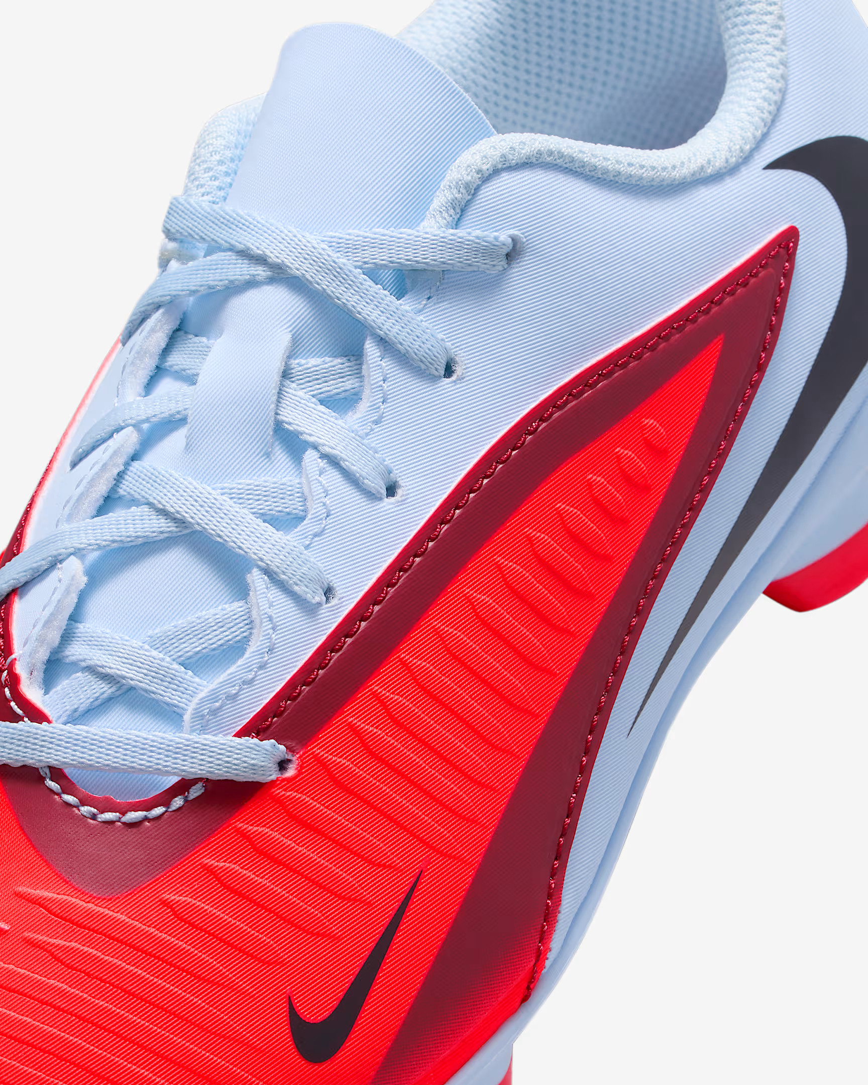 Бутси Nike JR PHANTOM 6 LOW CLUB FG/MG HM9202-400
