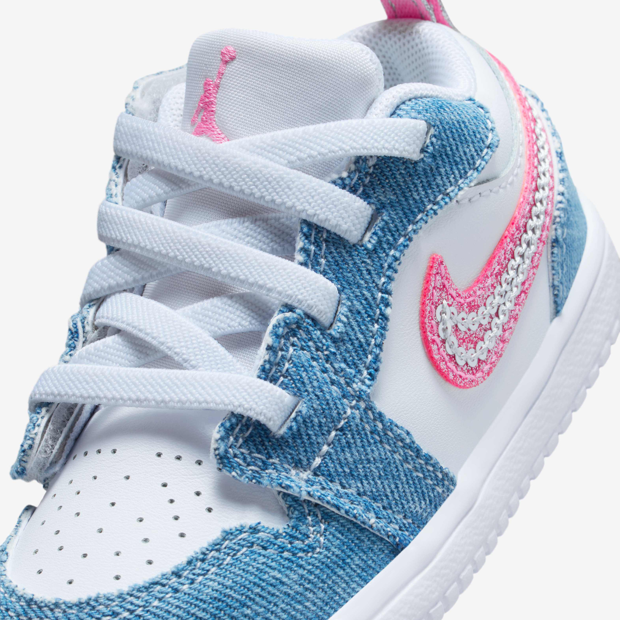 Кросівки HQ2002-400 Nike HQ2002-400