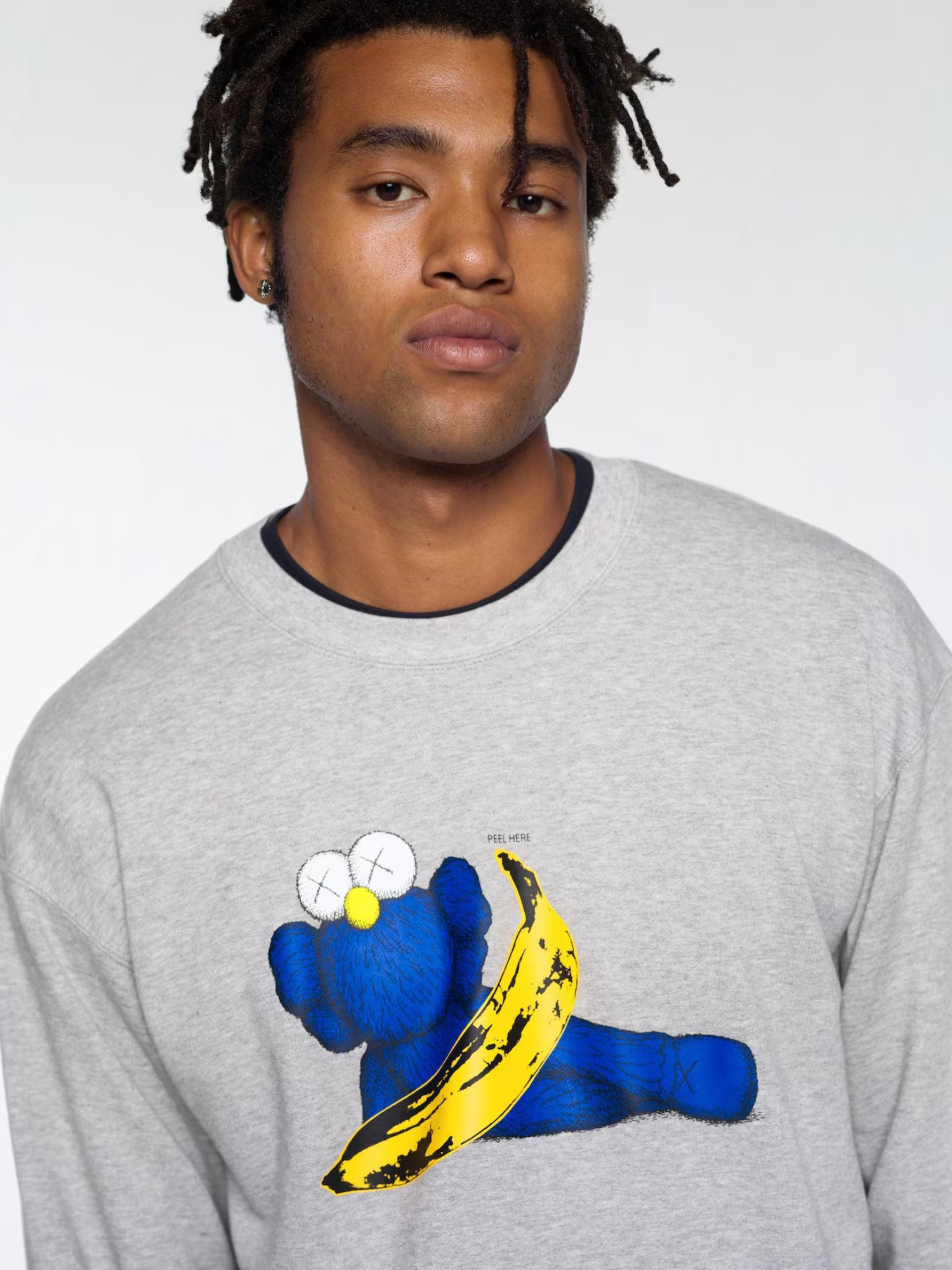 Толстовка KAWS x Uniqlo Warhol Graphic 472951 Sweatshirt (Grey Banana Kaws) E472951-000