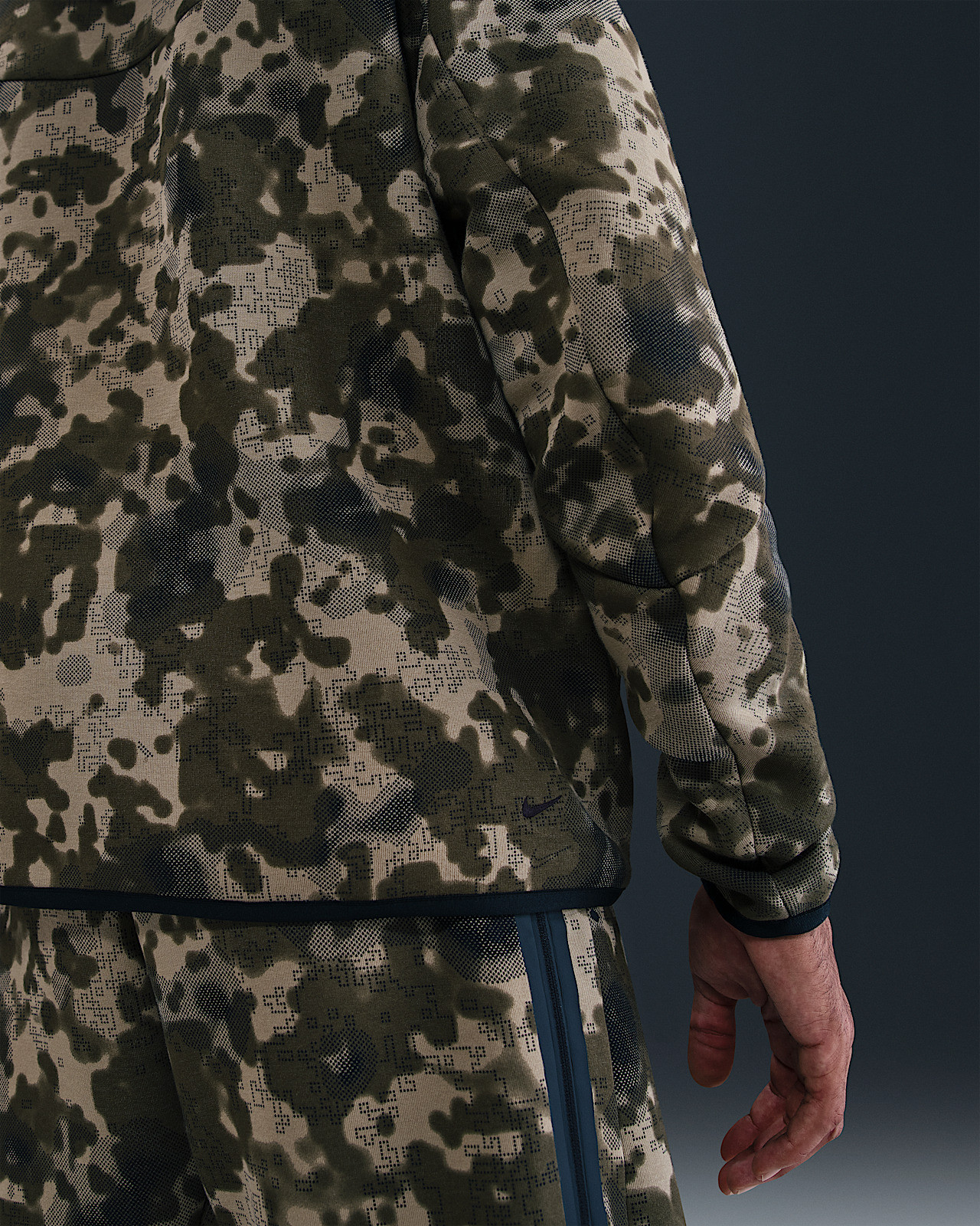 Толстовка Nike Tech Fleece Camo/Beige HV0955-276