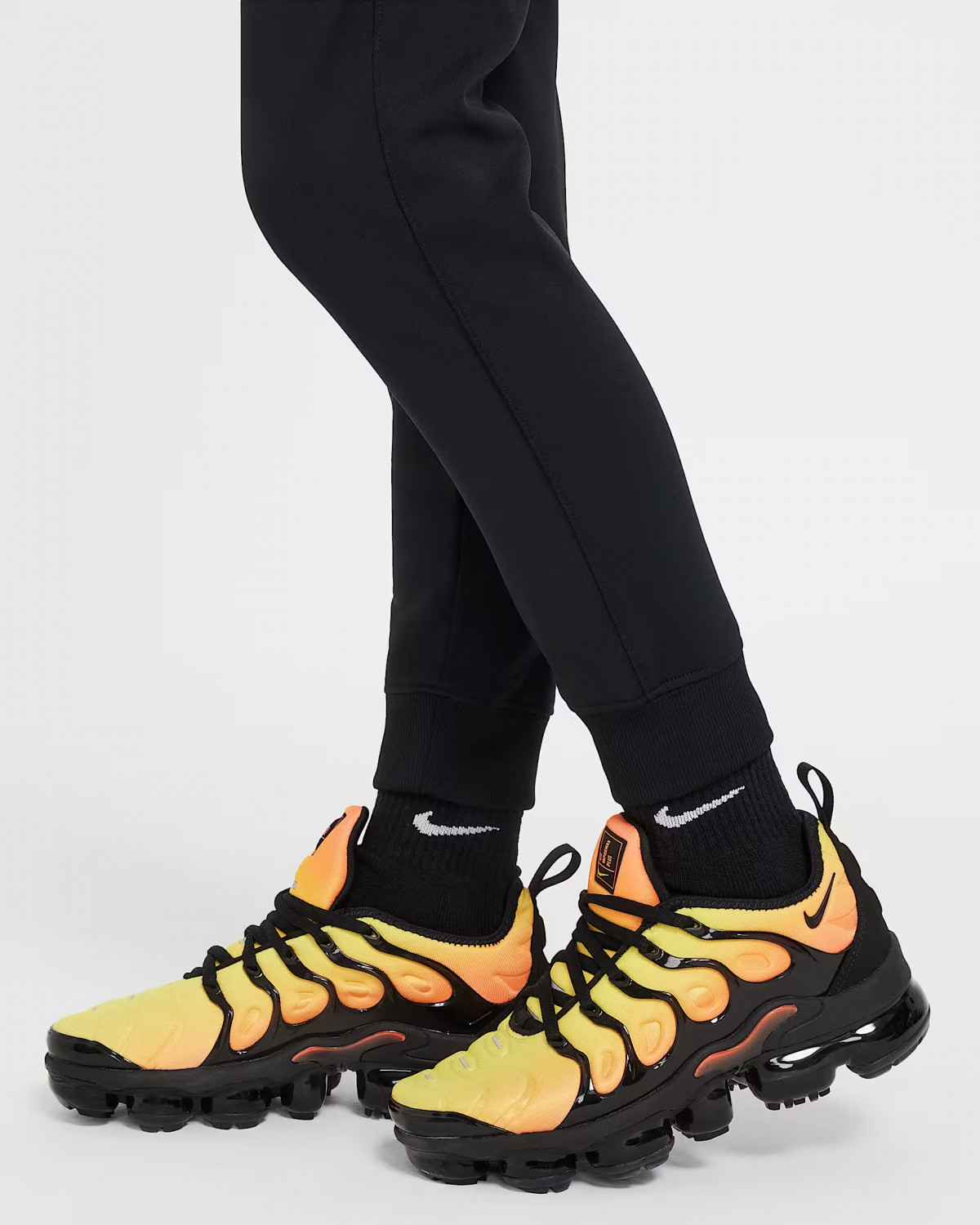 Спортивний костюм Nike TRACKSUIT POLY CREW FD3090-010