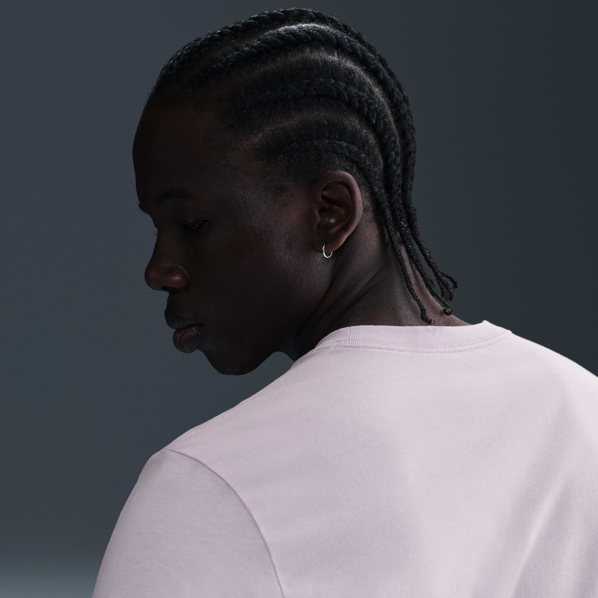 Футболка жіноча Nike Sportswear Violet HJ0770-537