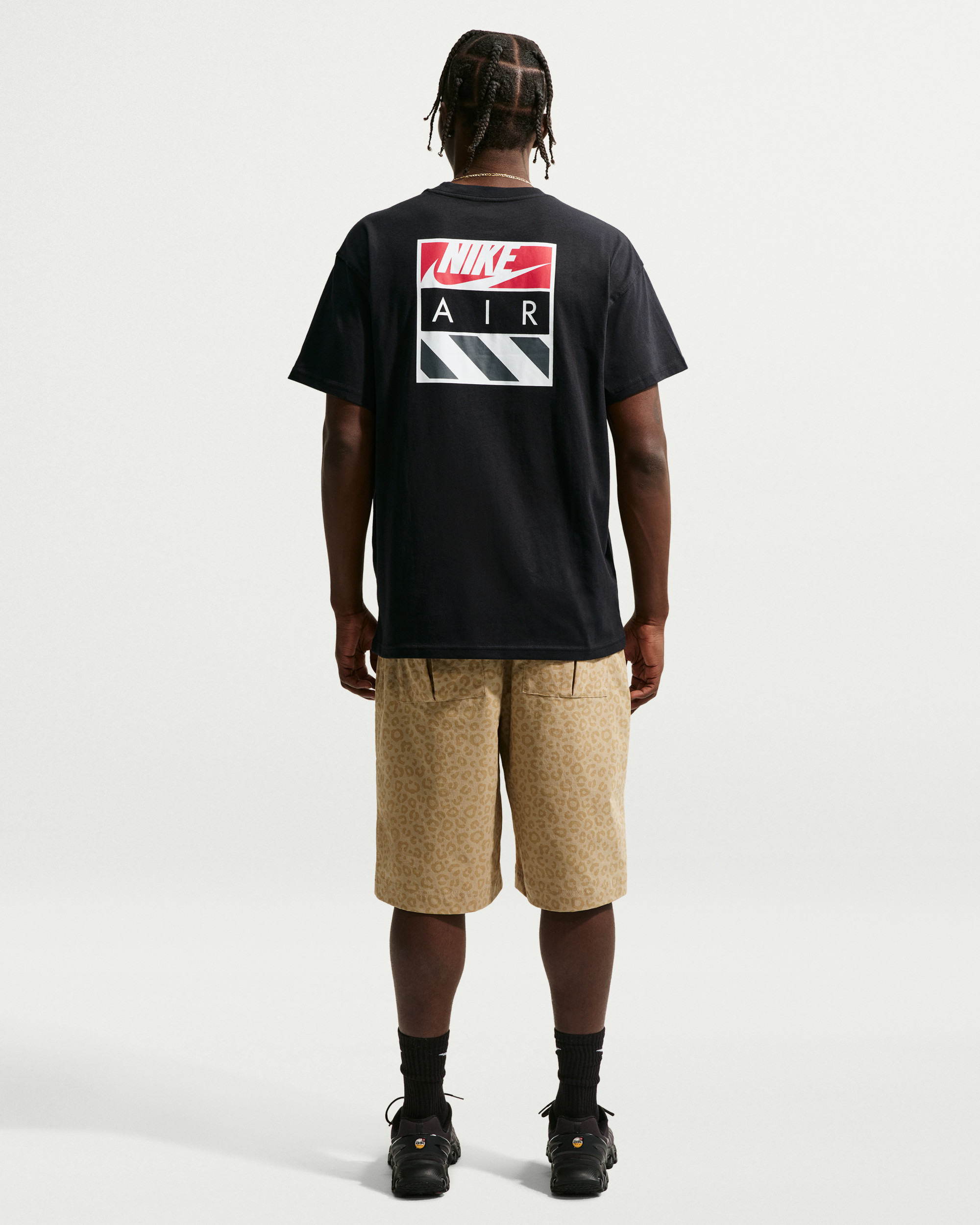 Футболка Nike U NSW TEE LSE AIR BOX IR8021-010
