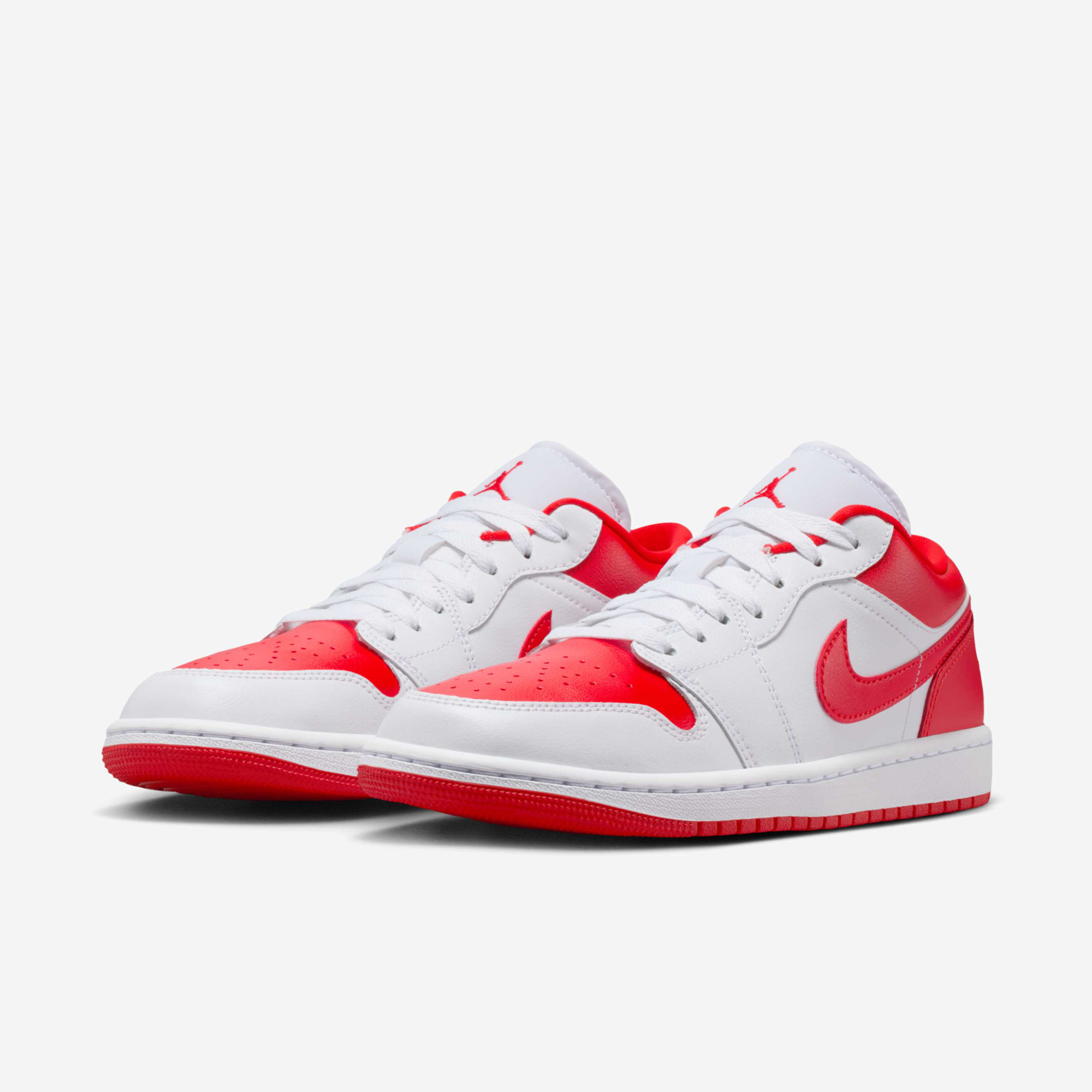 Кросівки Jordan WMNS AIR 1 LOW DC0774-110