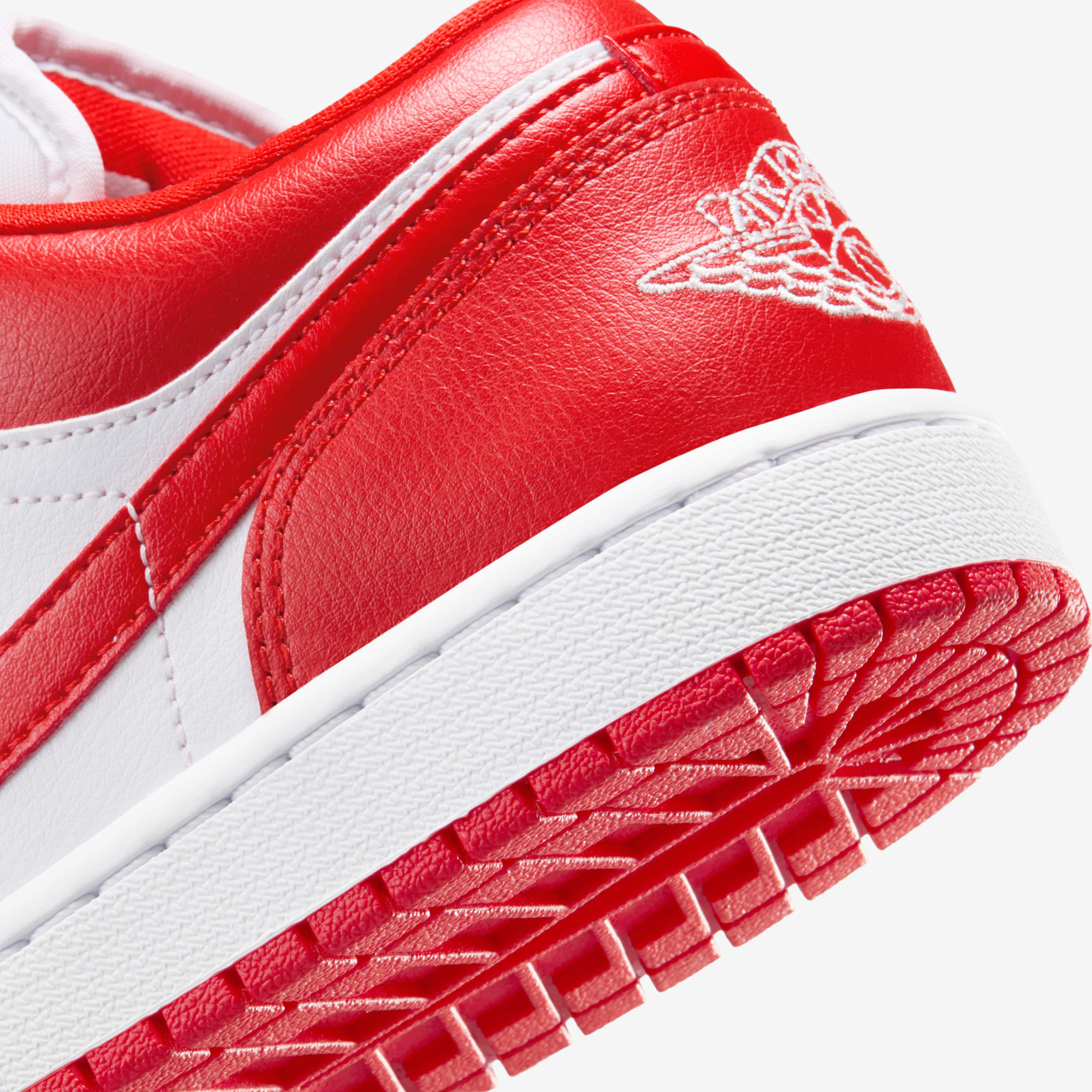 Кросівки Jordan WMNS AIR 1 LOW DC0774-110
