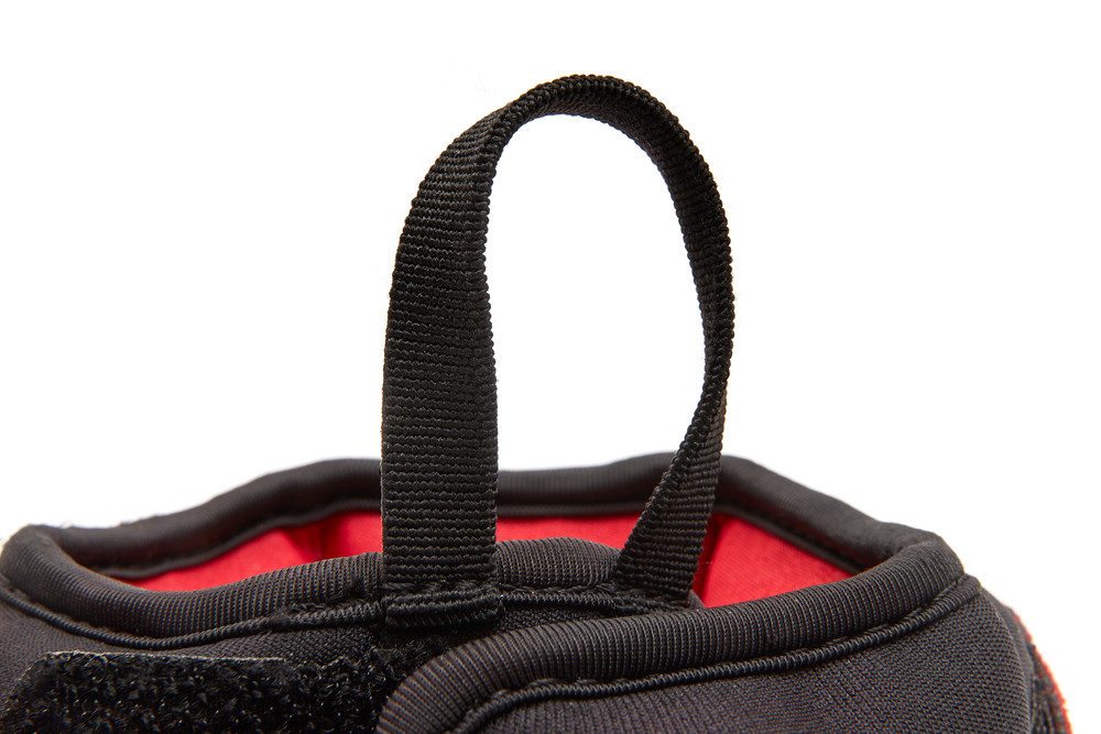 Обважнювачі зап'ястя Reebok Flexlock Wrist Weights чорний, червоний Уні 0.5 кг RAWT-11260