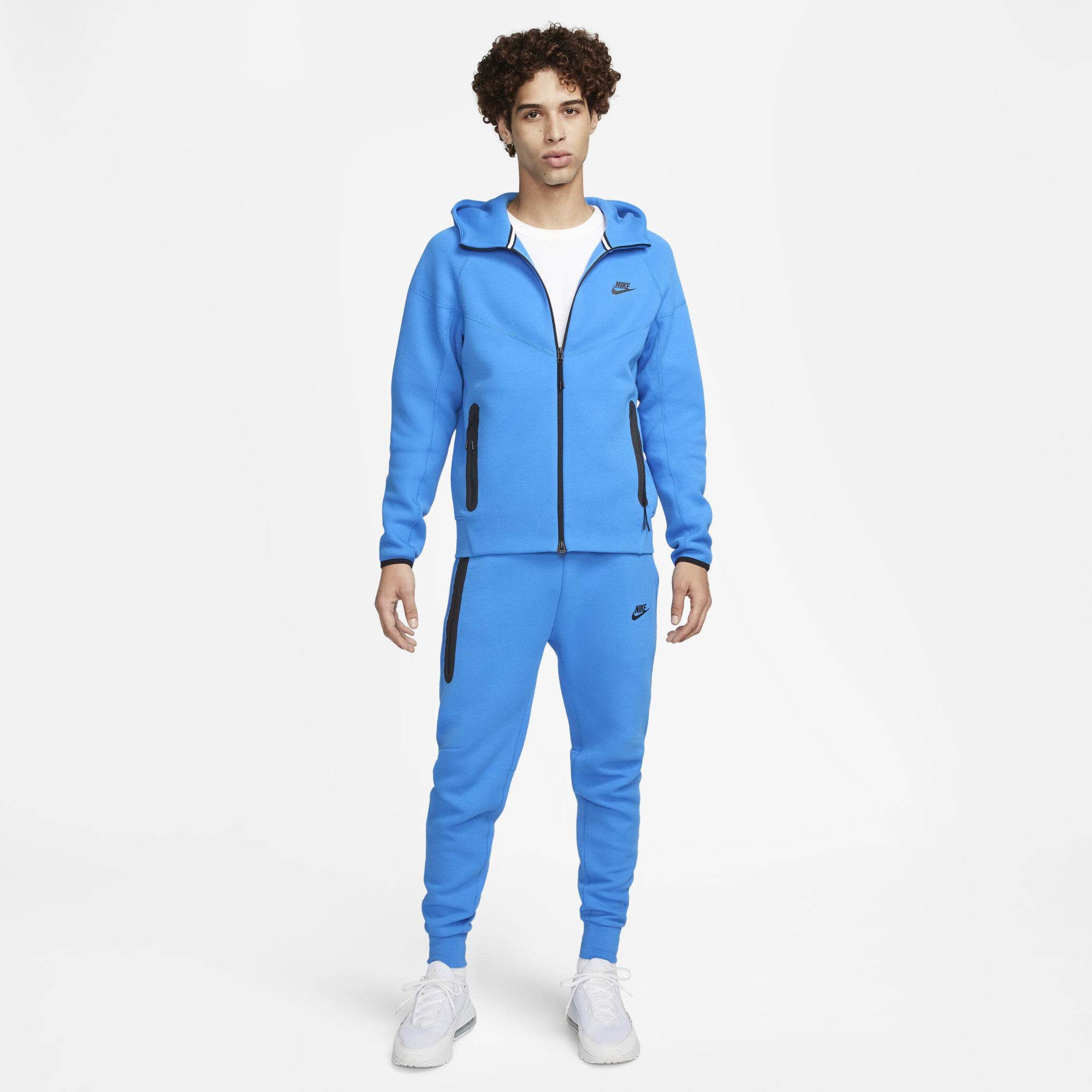 Штани чоловічі Nike Nsw Tech Fleece Joggers Light Blue FB8002-435