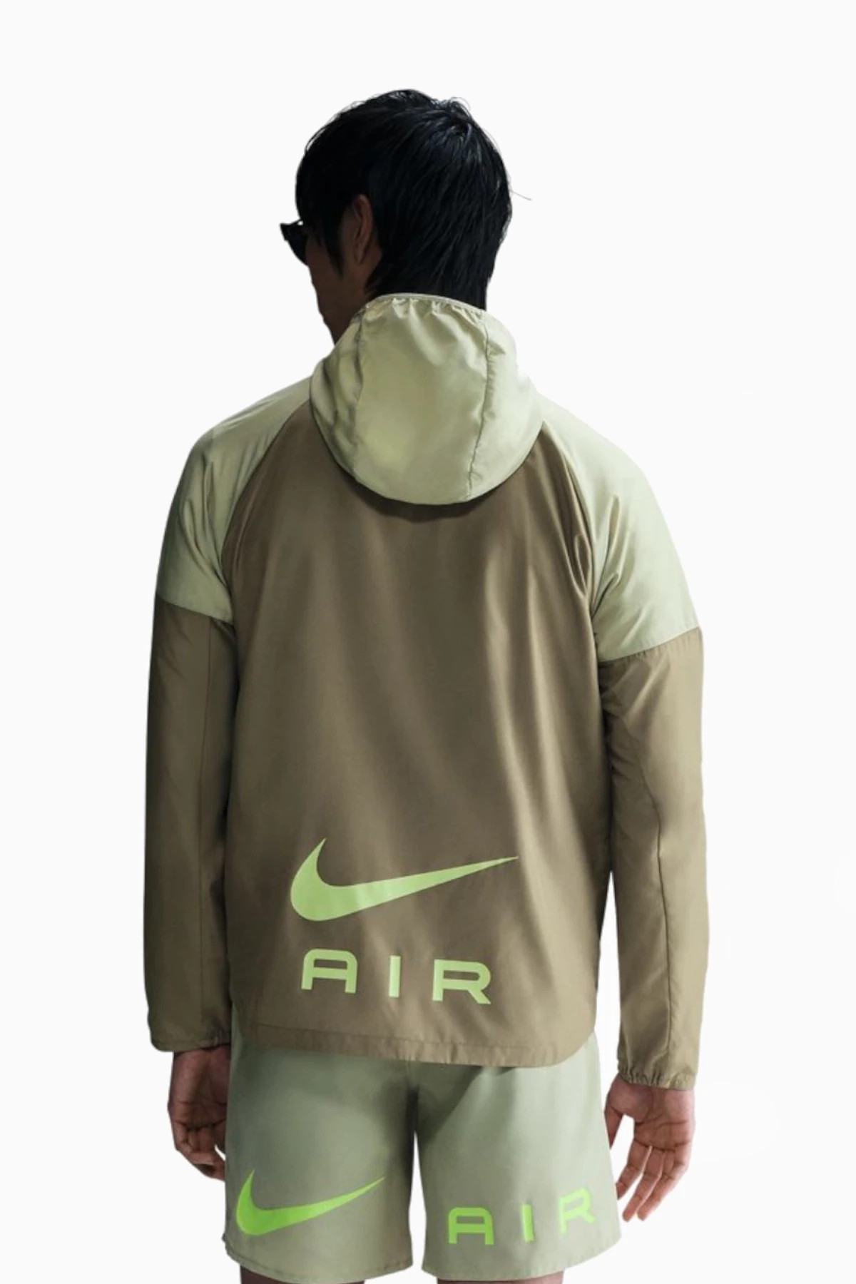 Вітровка чоловіча Nike Sw Air Run Olive HM0187-276