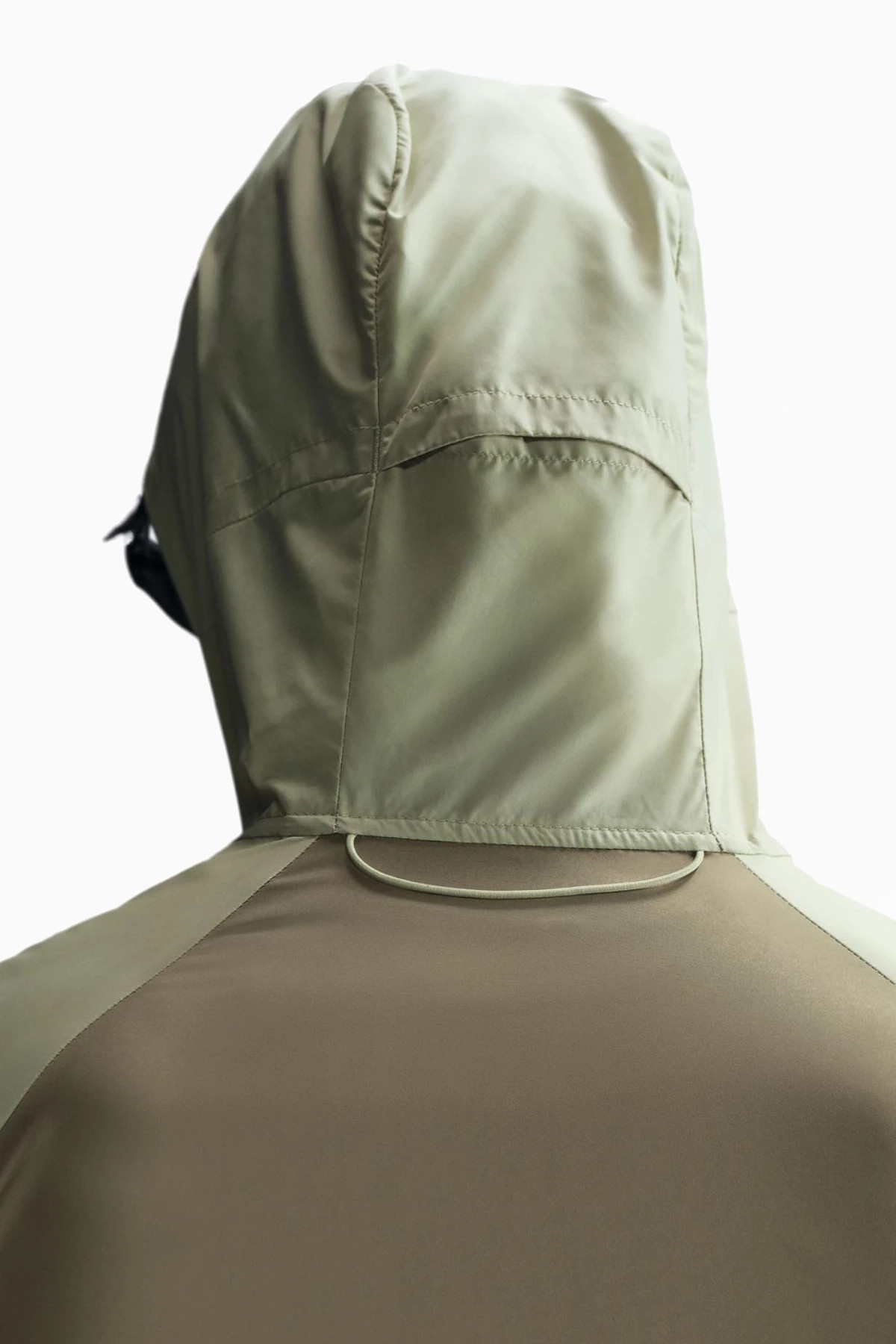 Вітровка чоловіча Nike Sw Air Run Olive HM0187-276