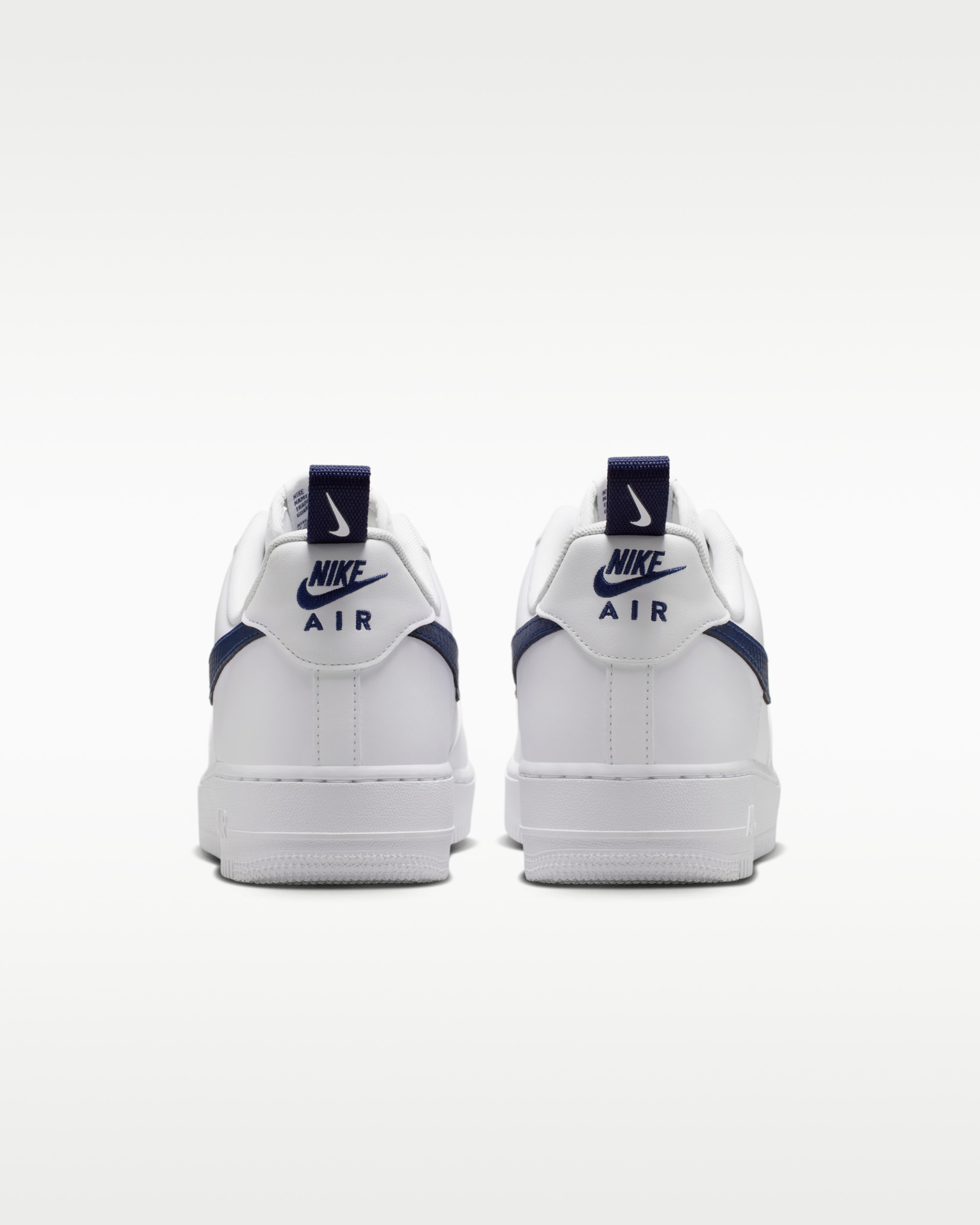 Кросівки Nike AIR FORCE 1 07 TECH ESS IR5599-100