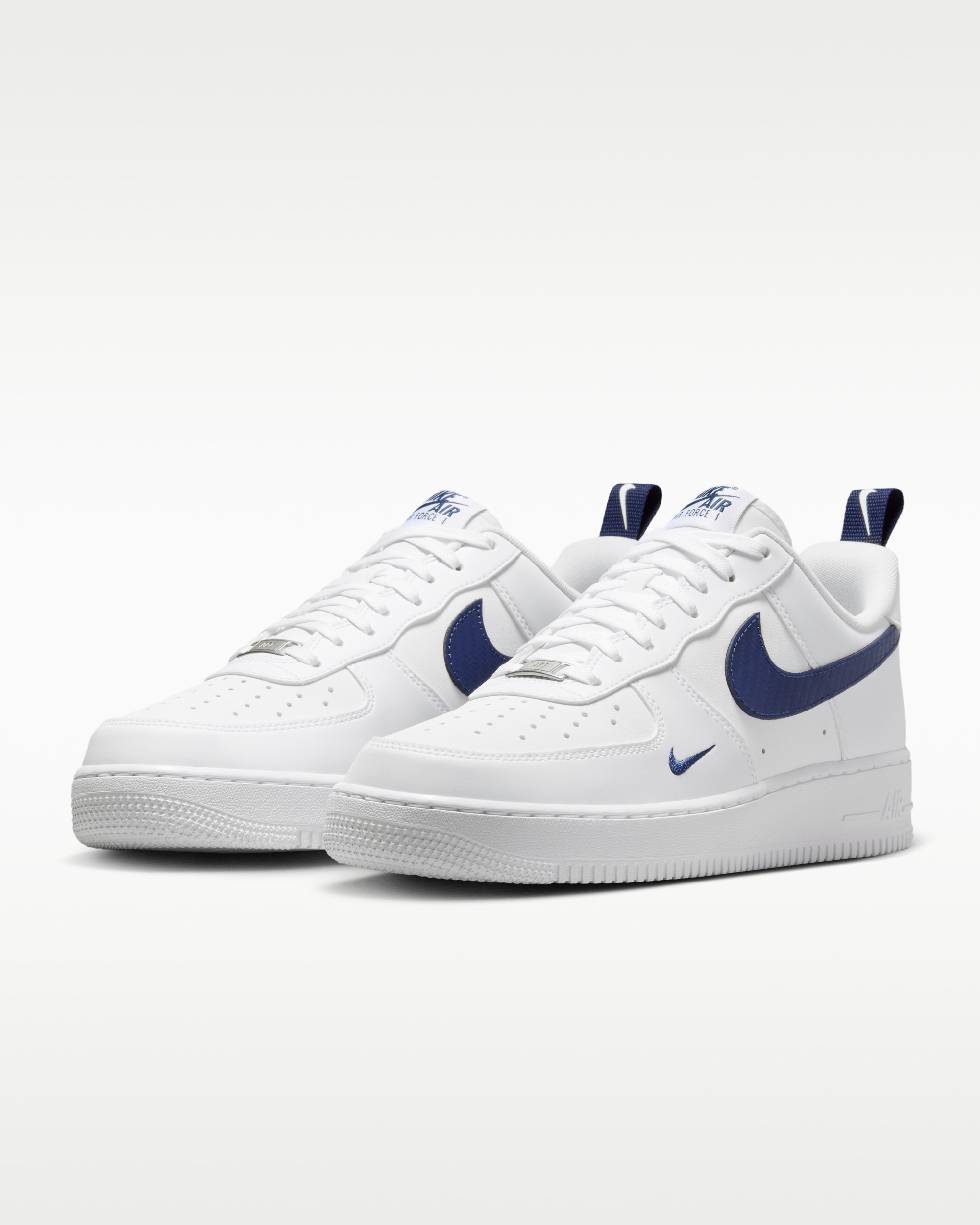 Кросівки Nike AIR FORCE 1 07 TECH ESS IR5599-100