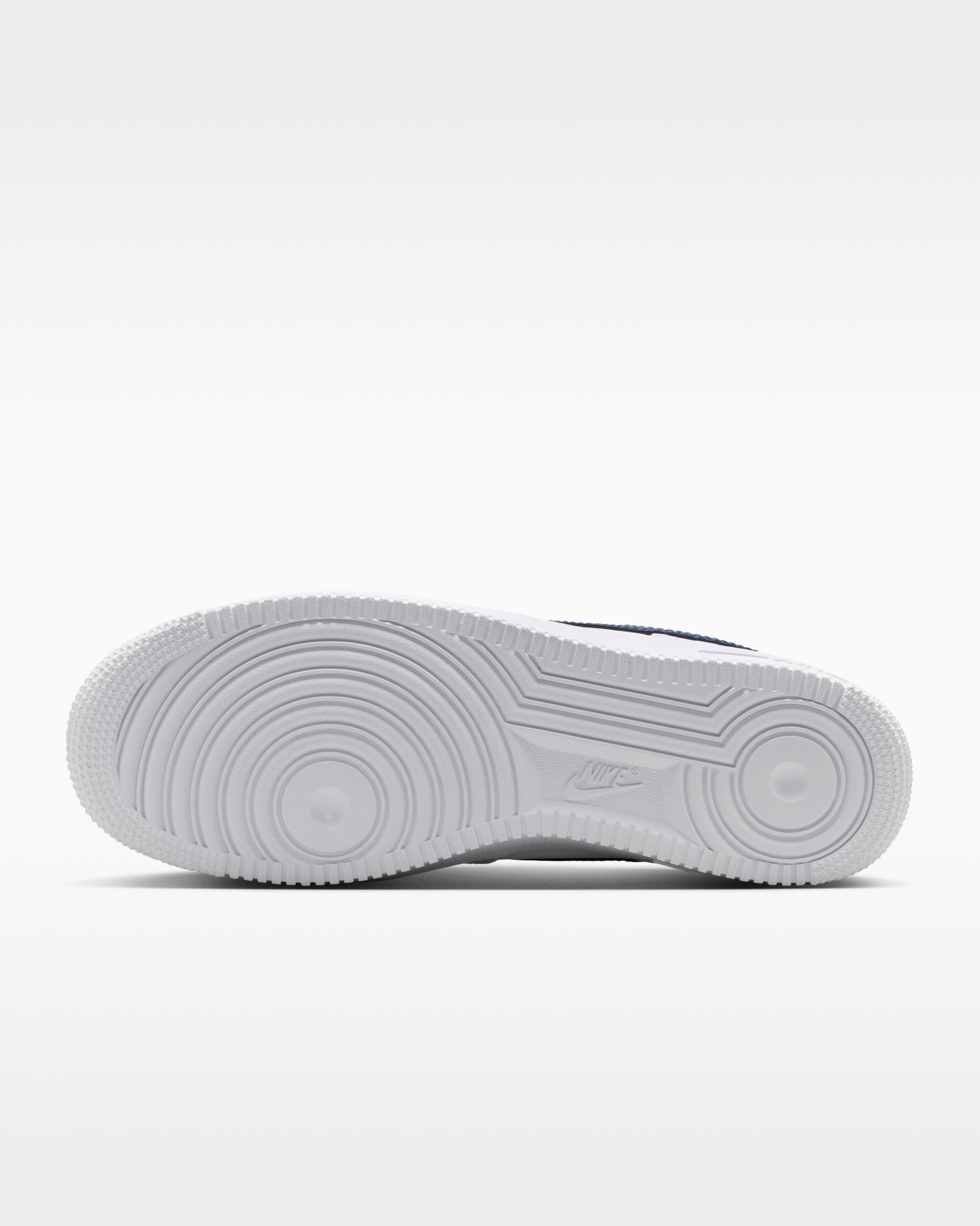Кросівки Nike AIR FORCE 1 07 TECH ESS IR5599-100