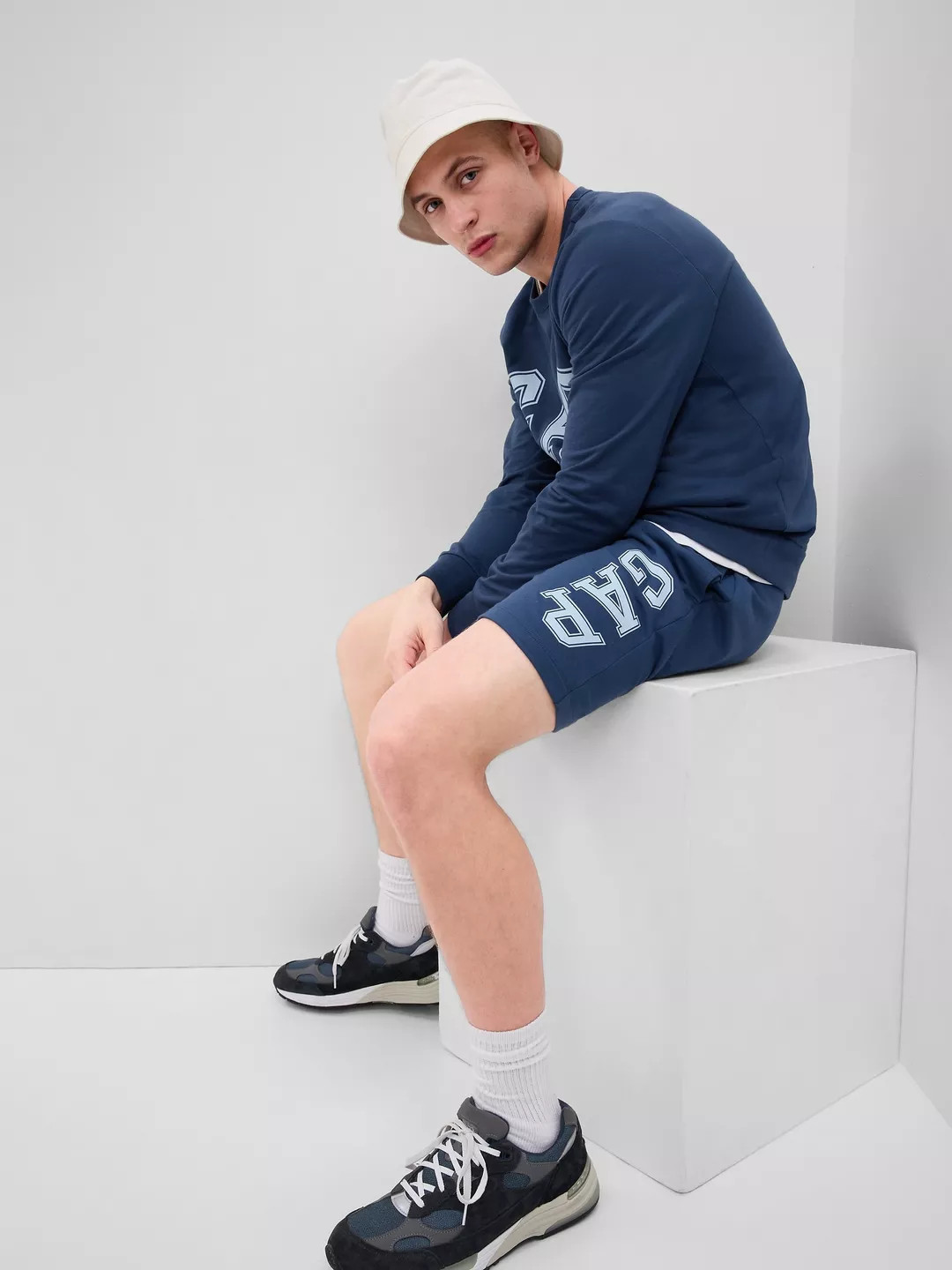 Шорти V-SP23 INTX DB LOGO SHORT 562167-01 GAP L Темно-синій 562167-01