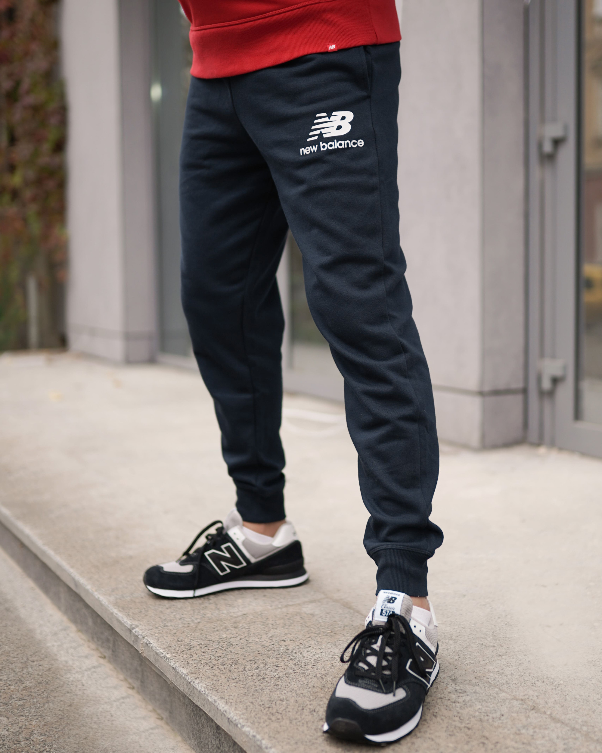 Брюки New Balance NB Ess Stacked Logo MP03558ECL