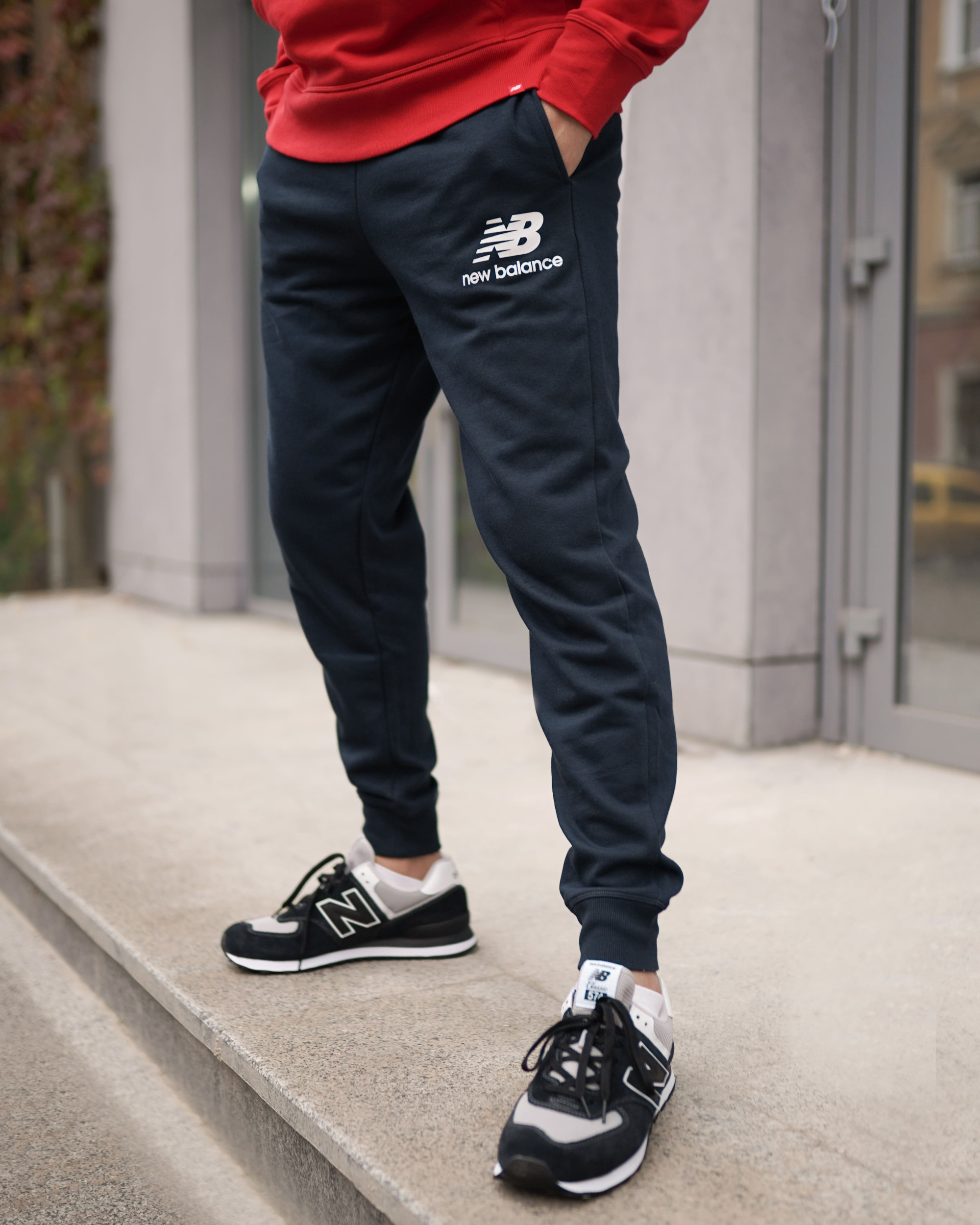 Брюки New Balance NB Ess Stacked Logo MP03558ECL
