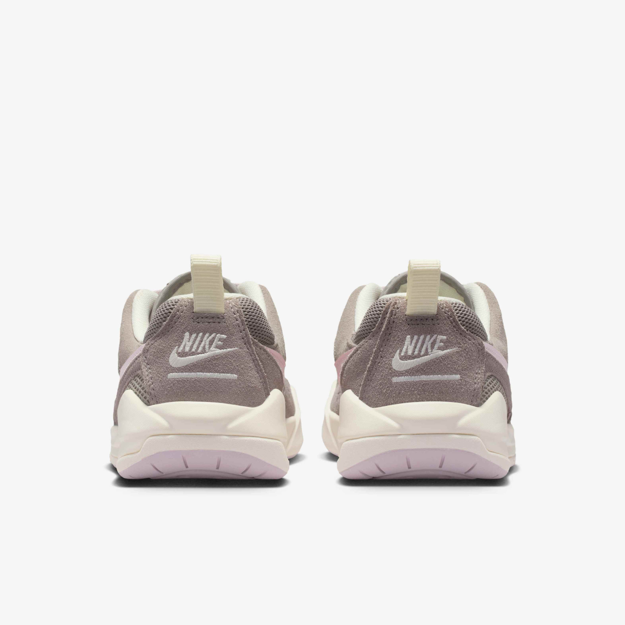 Кросівки Jordan WMNS CMFT ERA HJ6778-001