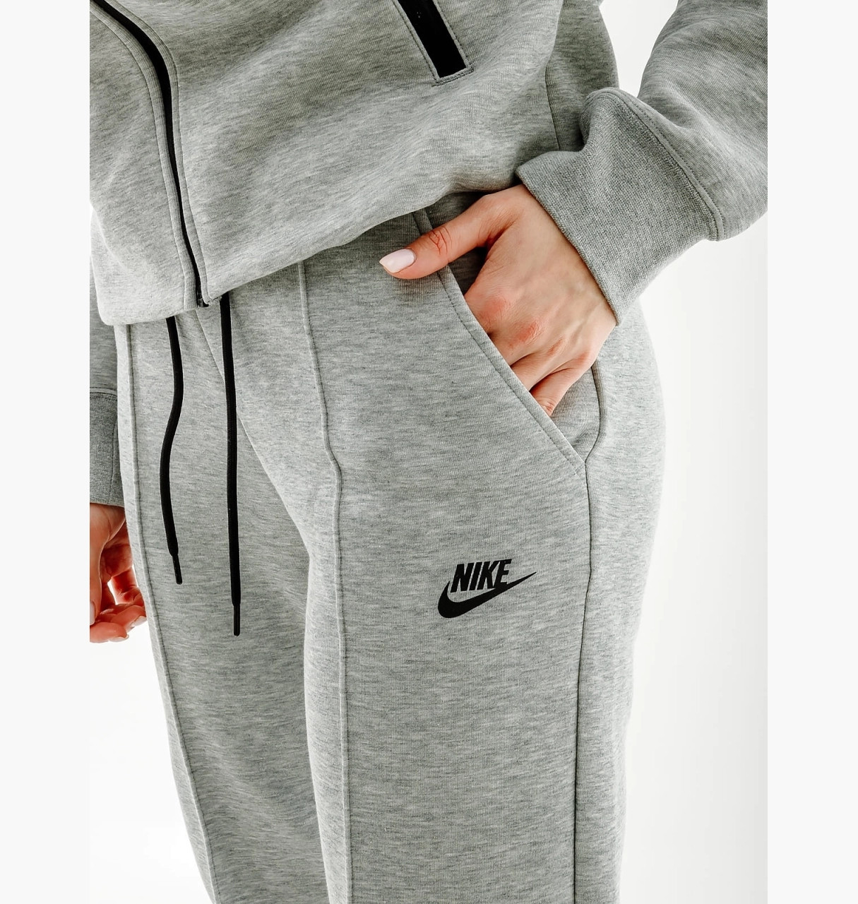 Костюм спортивний жіночий Nike Tch Flc Fz Wr Grey FB8338-063  FB8330-063