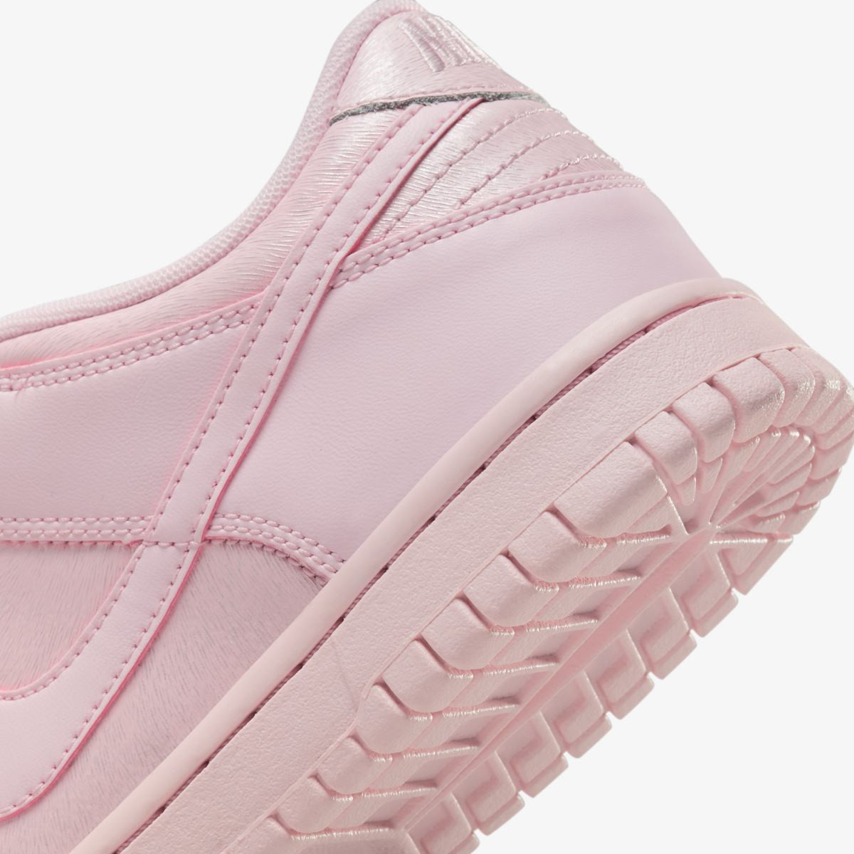 Кросівки Nike DUNK LOW SE (GS) 921803-601