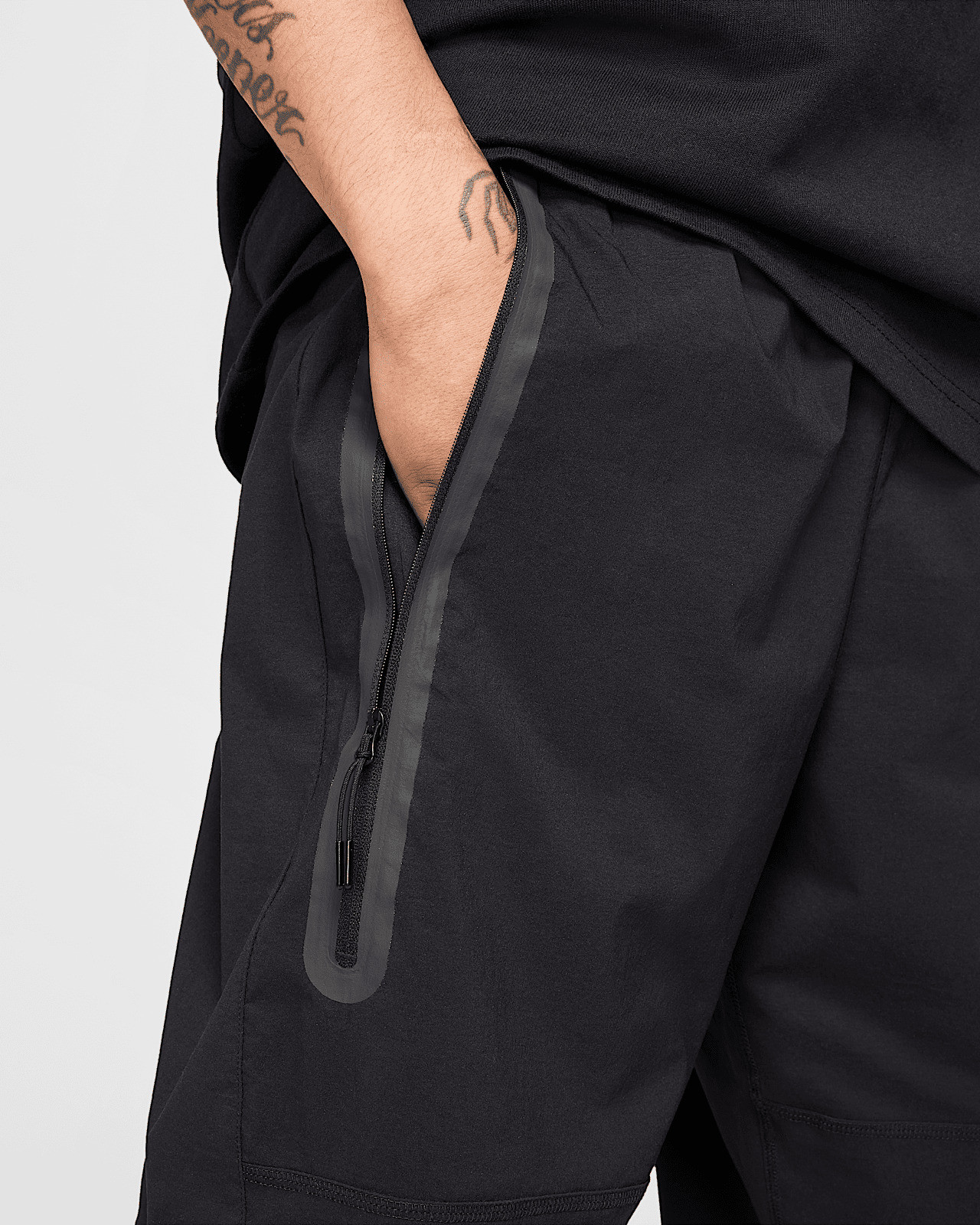 Штани чоловічі Nike Tech Black HM7158-010