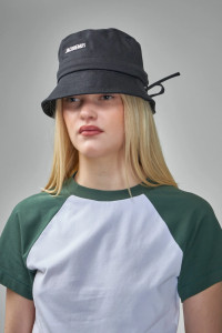 Панама JACQUEMUS LE BOB GADJO BUCKET HAT Black 22H223AC001-5001 990
