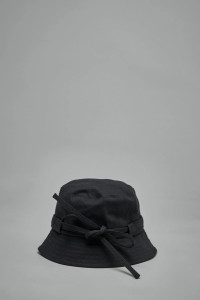 Панама JACQUEMUS LE BOB GADJO BUCKET HAT Black 22H223AC001-5001 990
