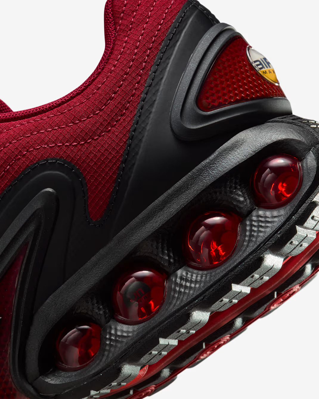 Кросівки Nike AIR MAX DN WTR HV4528-600