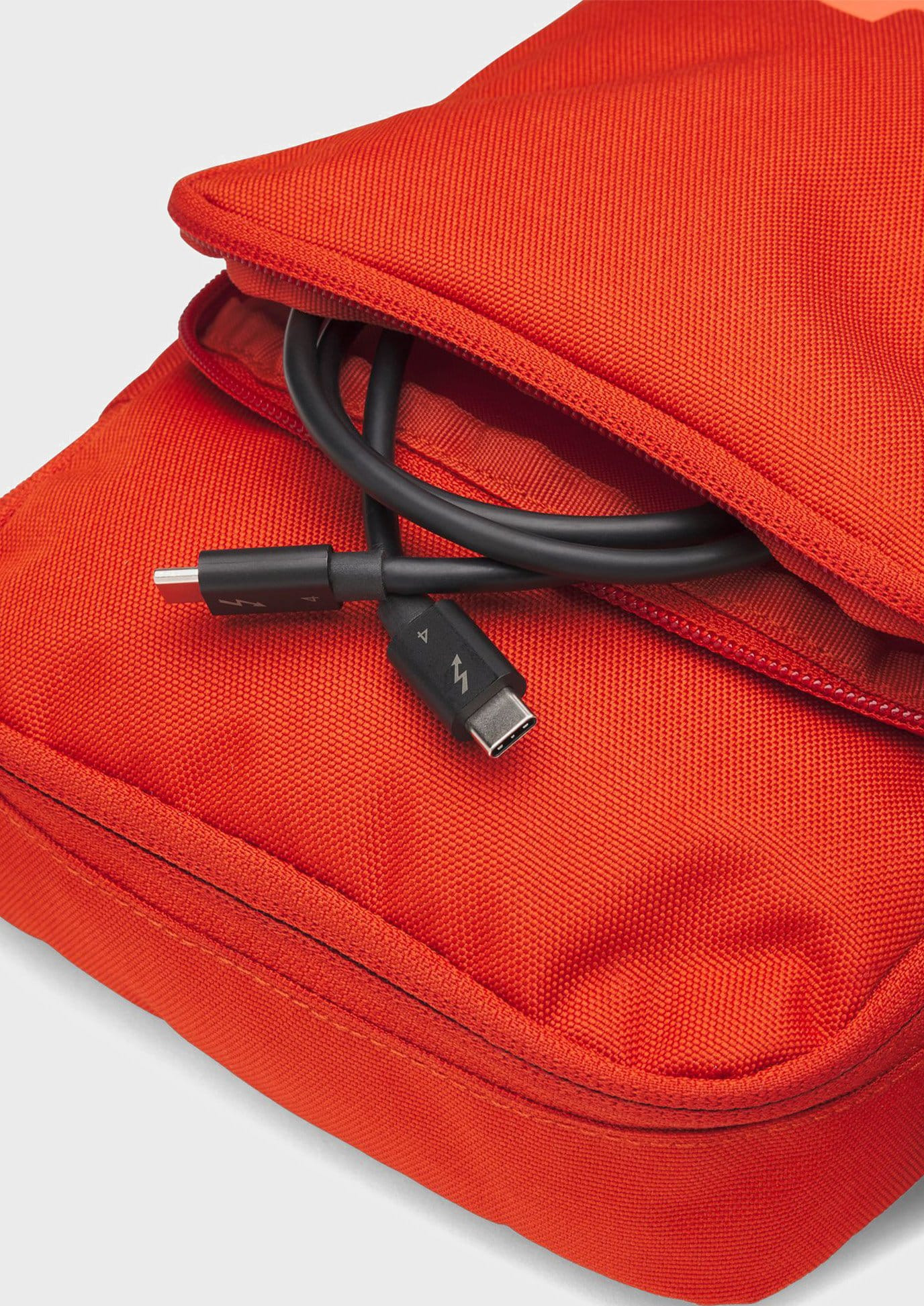 Сумка на пояс UA Essential Lite Crossbody 4L помаранчевий Уні 19 х 23 х 15 см 1381912-842