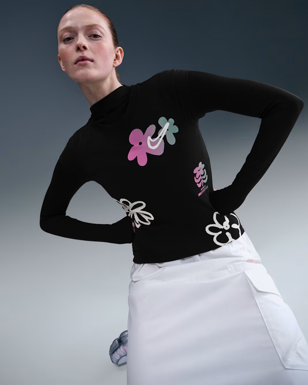 Лонгслів жіночий Nike Sportswear T-Shirt Black IH8476-010