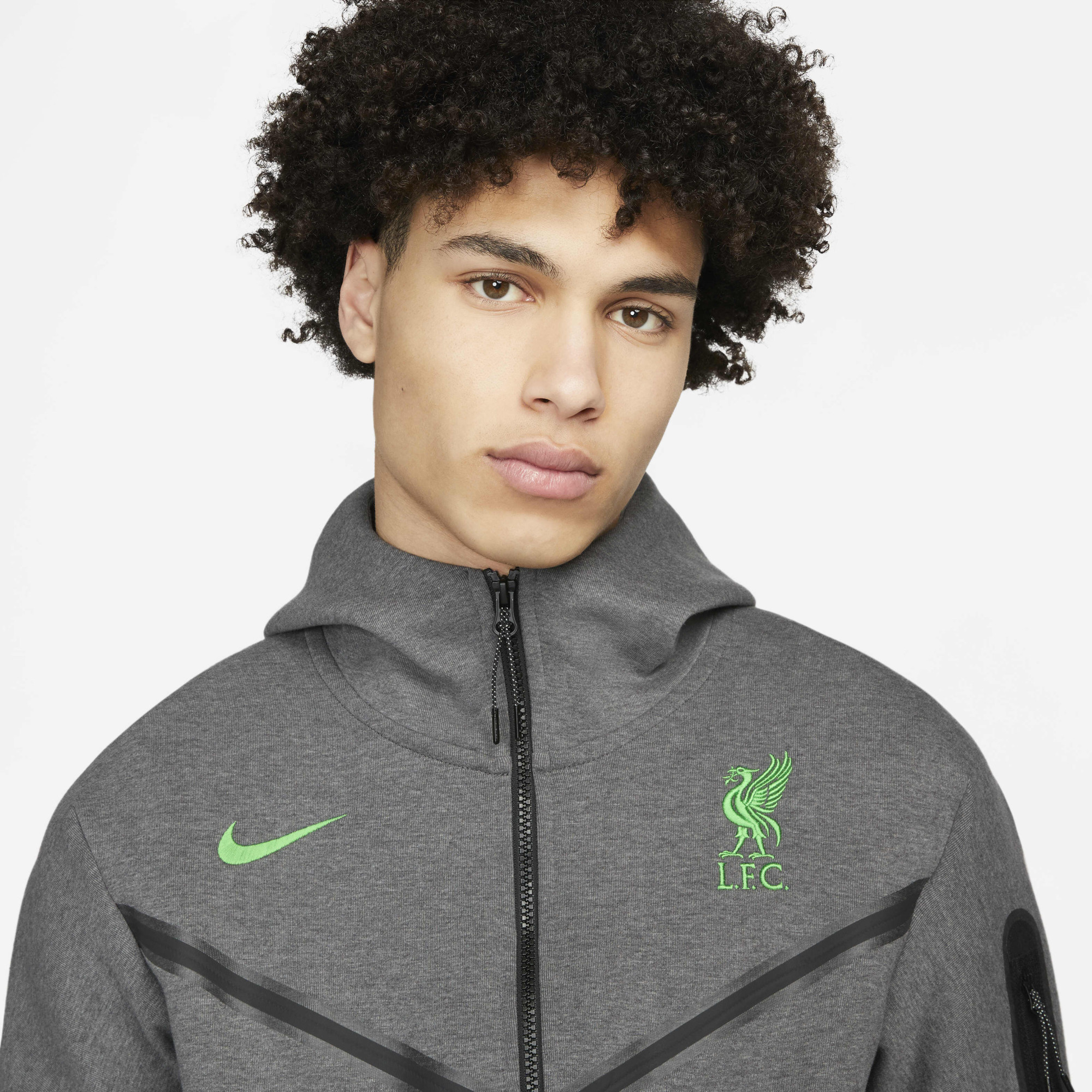 Вітровка чоловіча Nike Liverpool F.C. Tech Fleece Windrunner Grey DV4825-071