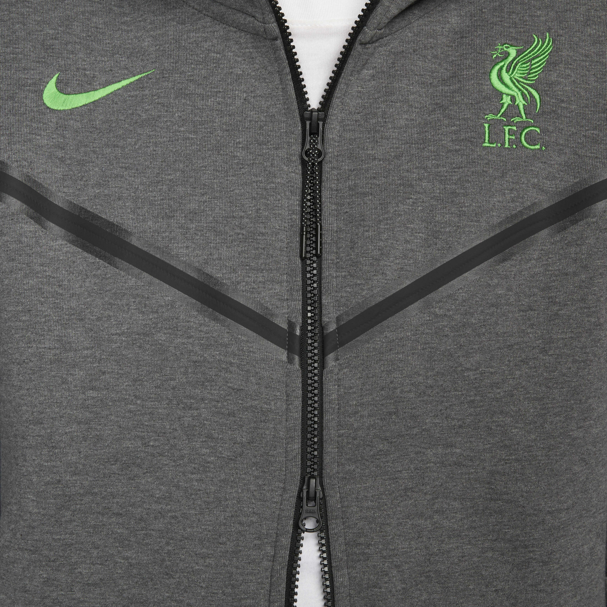 Вітровка чоловіча Nike Liverpool F.C. Tech Fleece Windrunner Grey DV4825-071