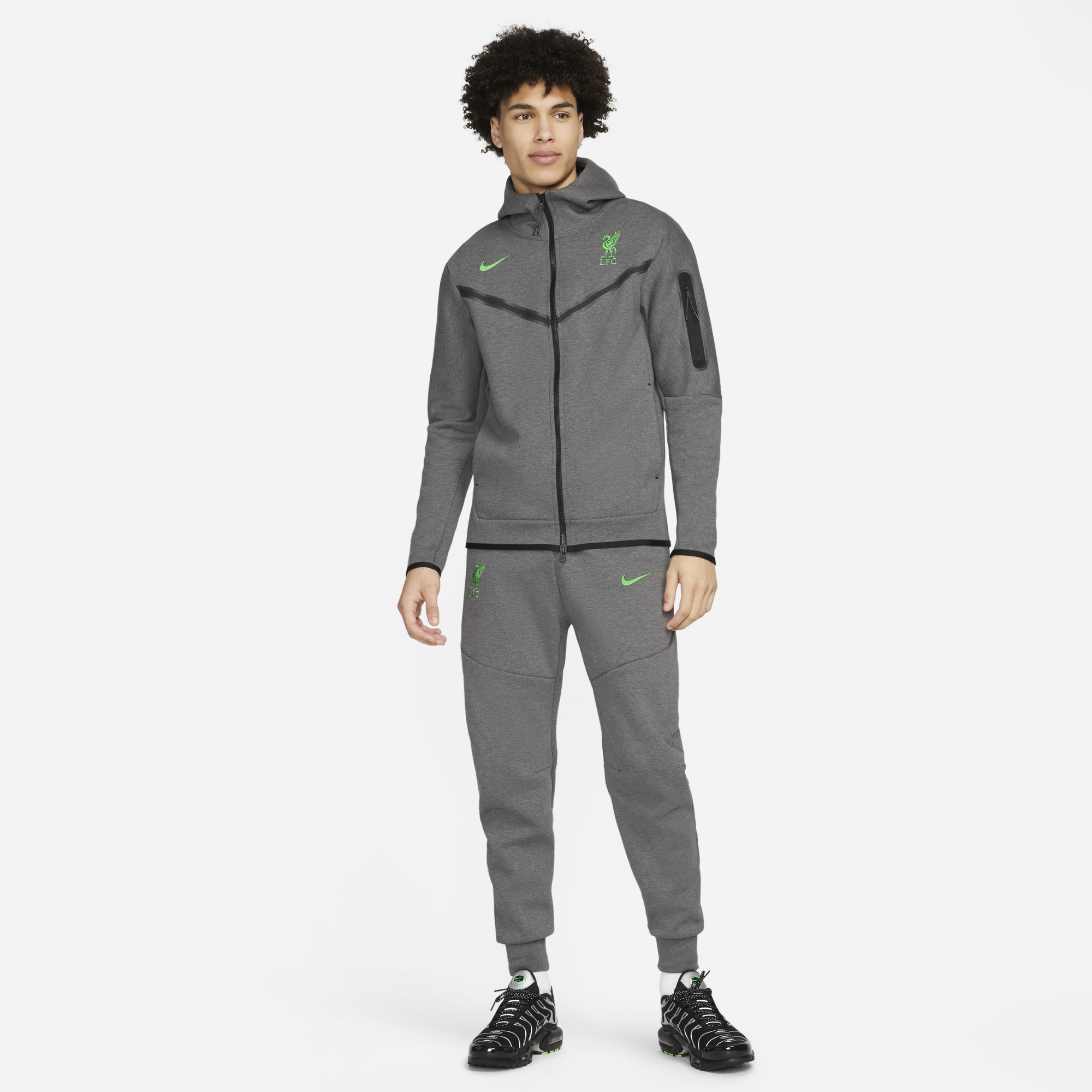 Вітровка чоловіча Nike Liverpool F.C. Tech Fleece Windrunner Grey DV4825-071