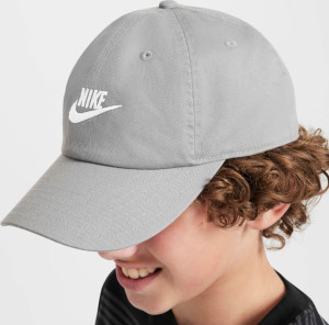 Бейсболка Nike K NK CLUB CAP US CB FUT WSH сірий One Size (FB5063-073) FB5063-073