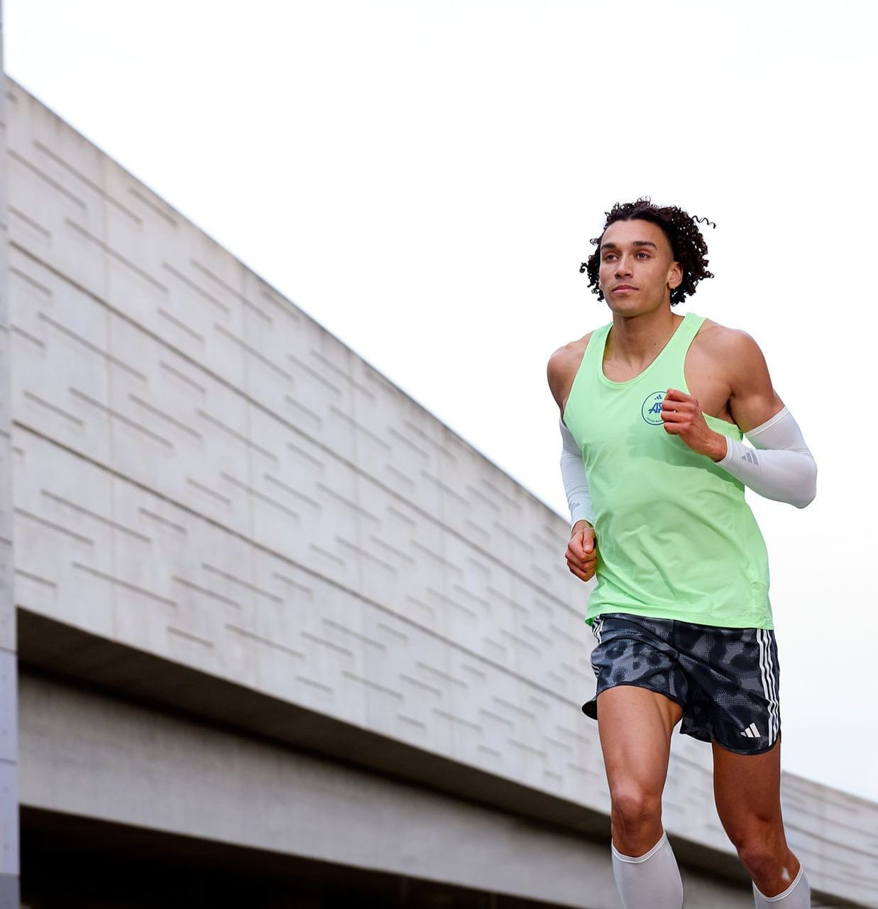 Нарукавники компресійні Adidas Climacool Compression Arm Sleeves білий Уні L/XL ADSL-13012WH