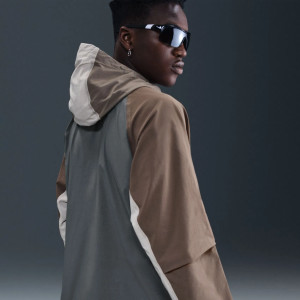 Вітровка чоловіча Nike Tech Grey/Brown IB8956-289