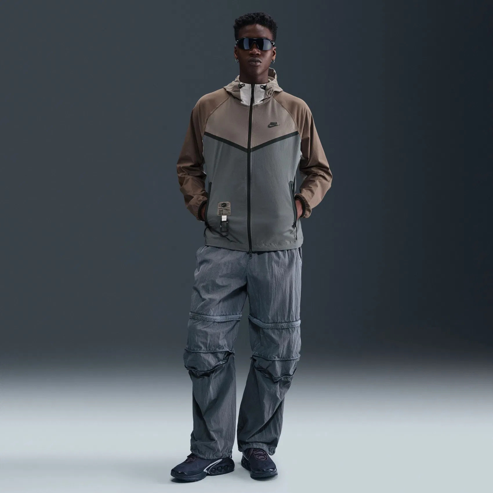 Вітровка чоловіча Nike Tech Grey/Brown IB8956-289