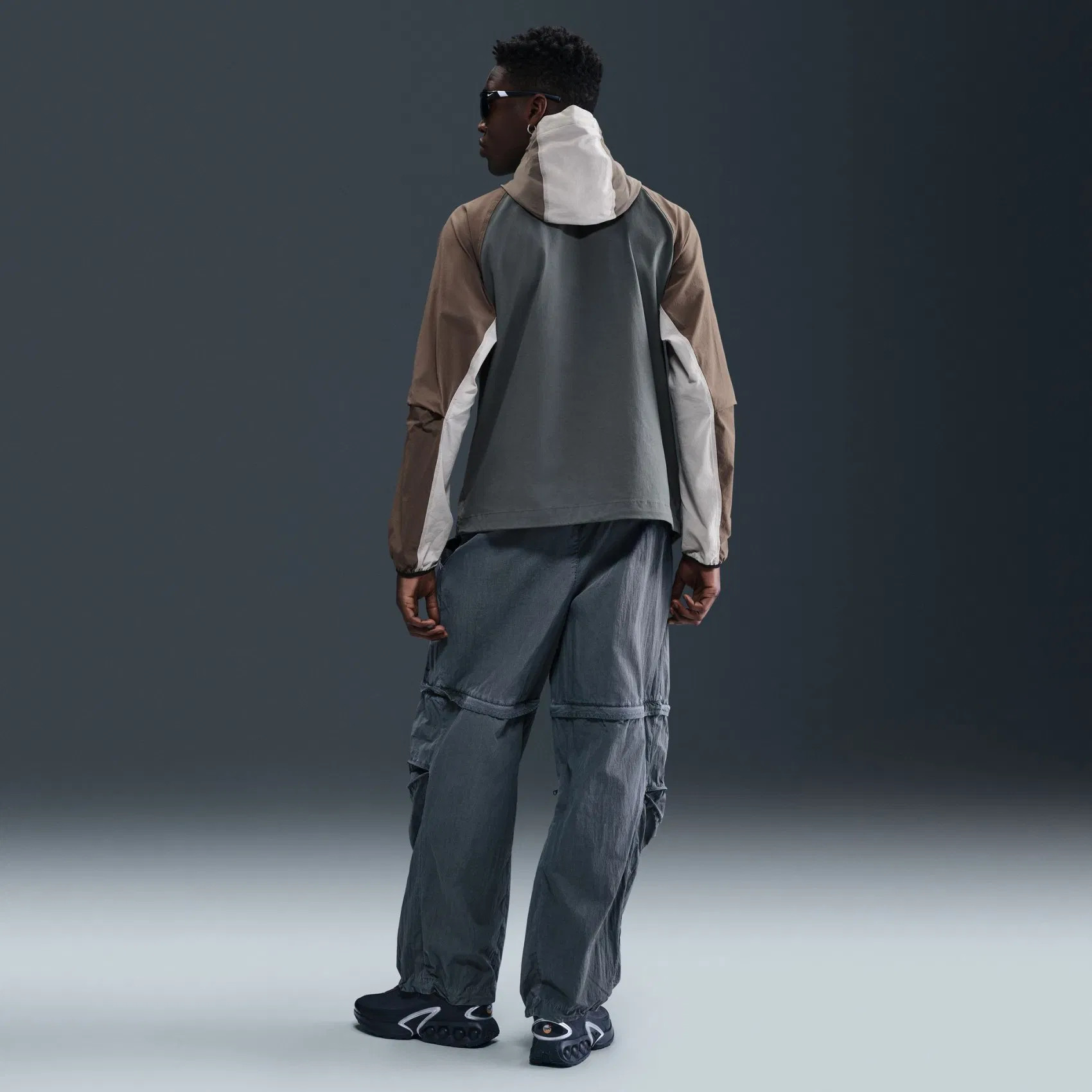 Вітровка чоловіча Nike Tech Grey/Brown IB8956-289