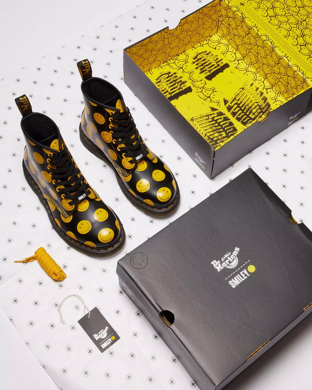 Черевики Dr. Martens 1460 Smiley Black Smooth 31389005