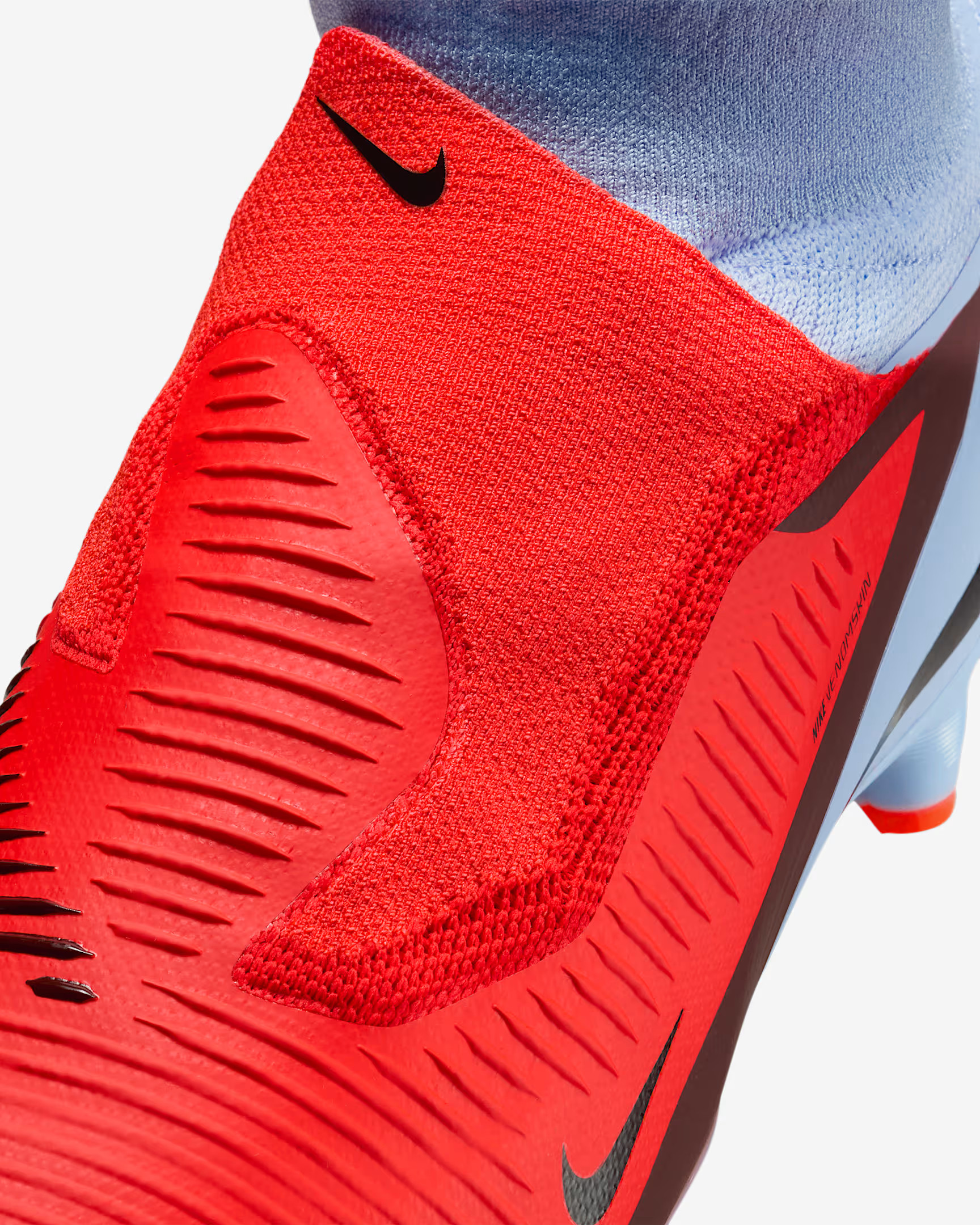 Бутси Nike PHANTOM 6 HIGH PRO FG HQ2311-400