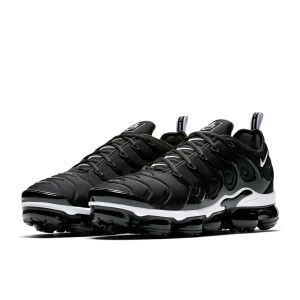 Кросівки Nike AIR VAPORMAX PLUS 924453-011