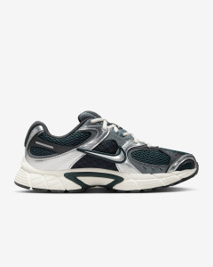 Кросівки Nike V5 RNR HQ7901-300
