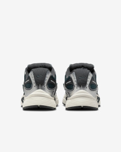 Кросівки Nike V5 RNR HQ7901-300