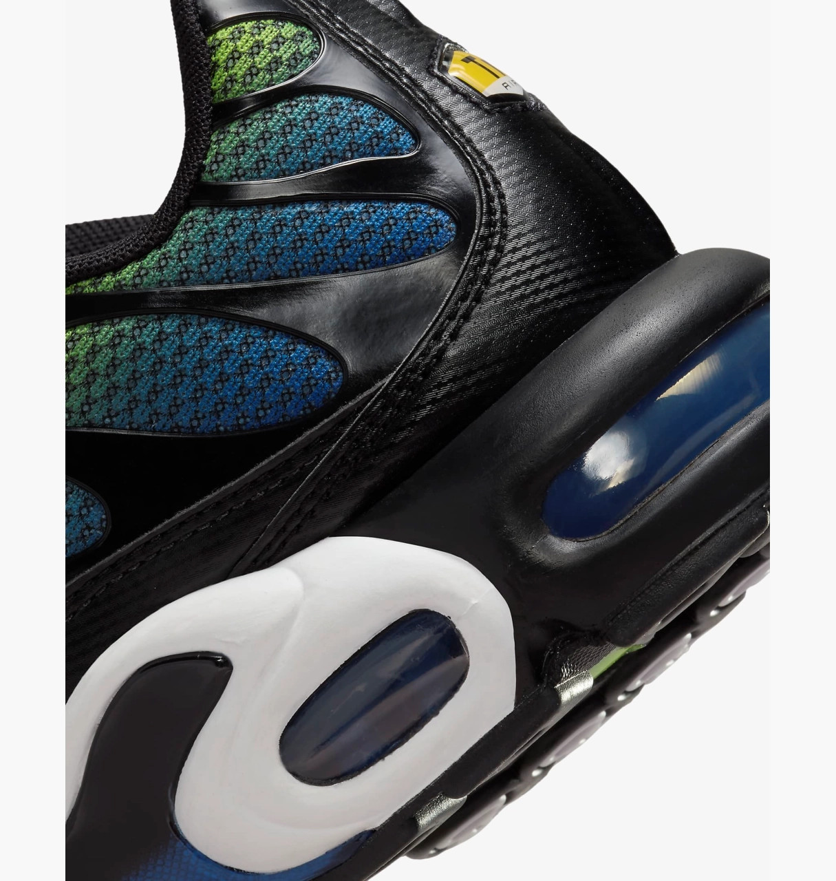 Кросівки Nike AIR MAX PLUS FZ4628-001