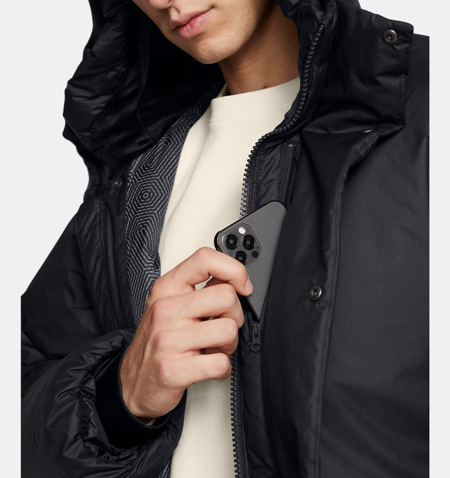 Куртка Under Armour Limitless Down 1384651-001