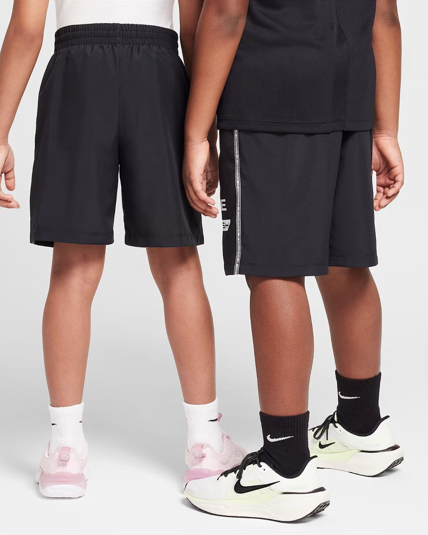 Шорти дитячі Nike B NK DF MULTI SHORT WVN HJ3801-010