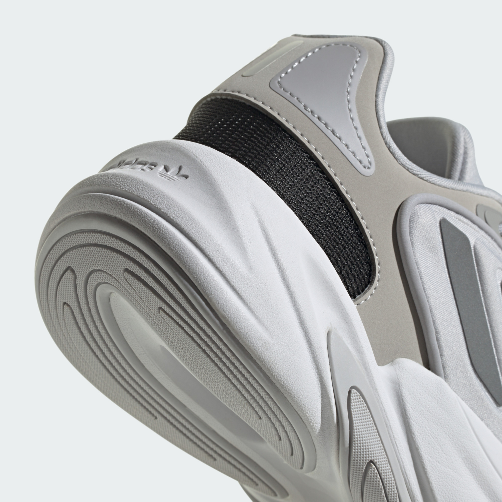 Кросівки Adidas Ozelia IF8672