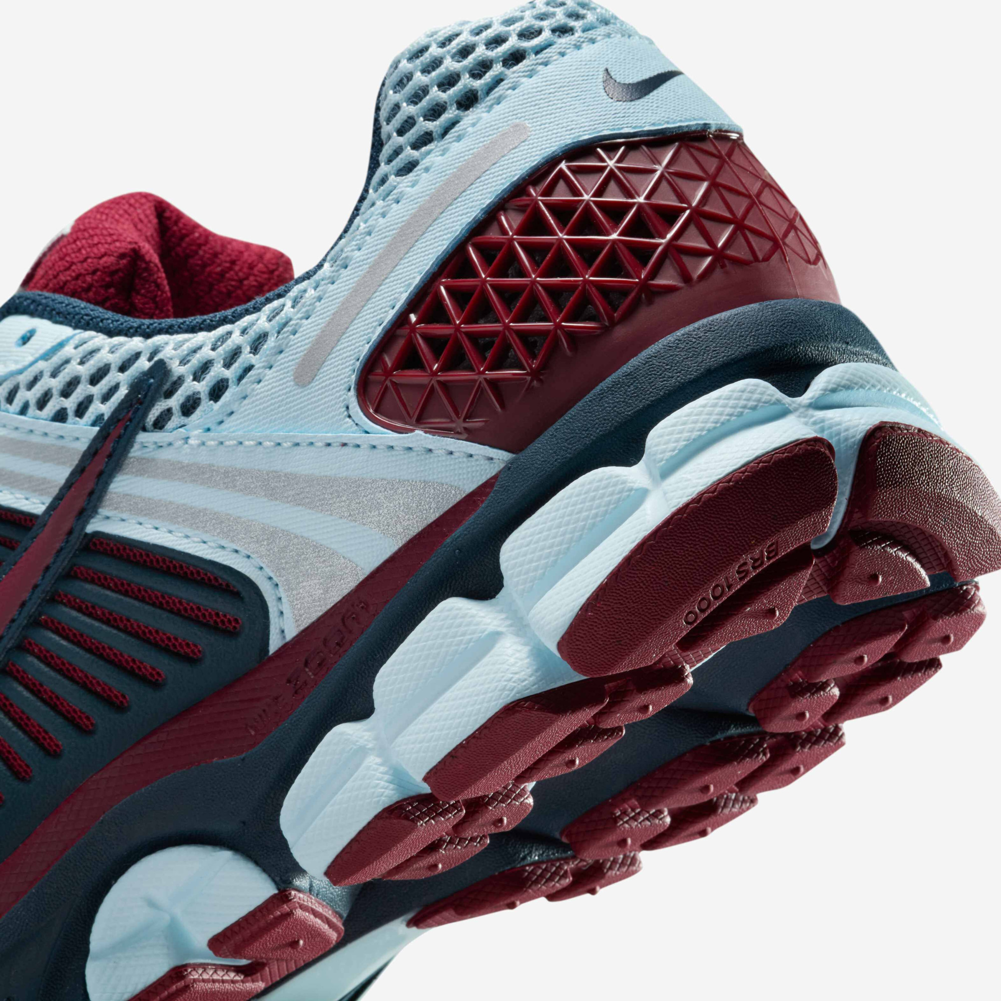 Кросівки жіночі Nike Zoom Vomero 5 Multi IB7700-400