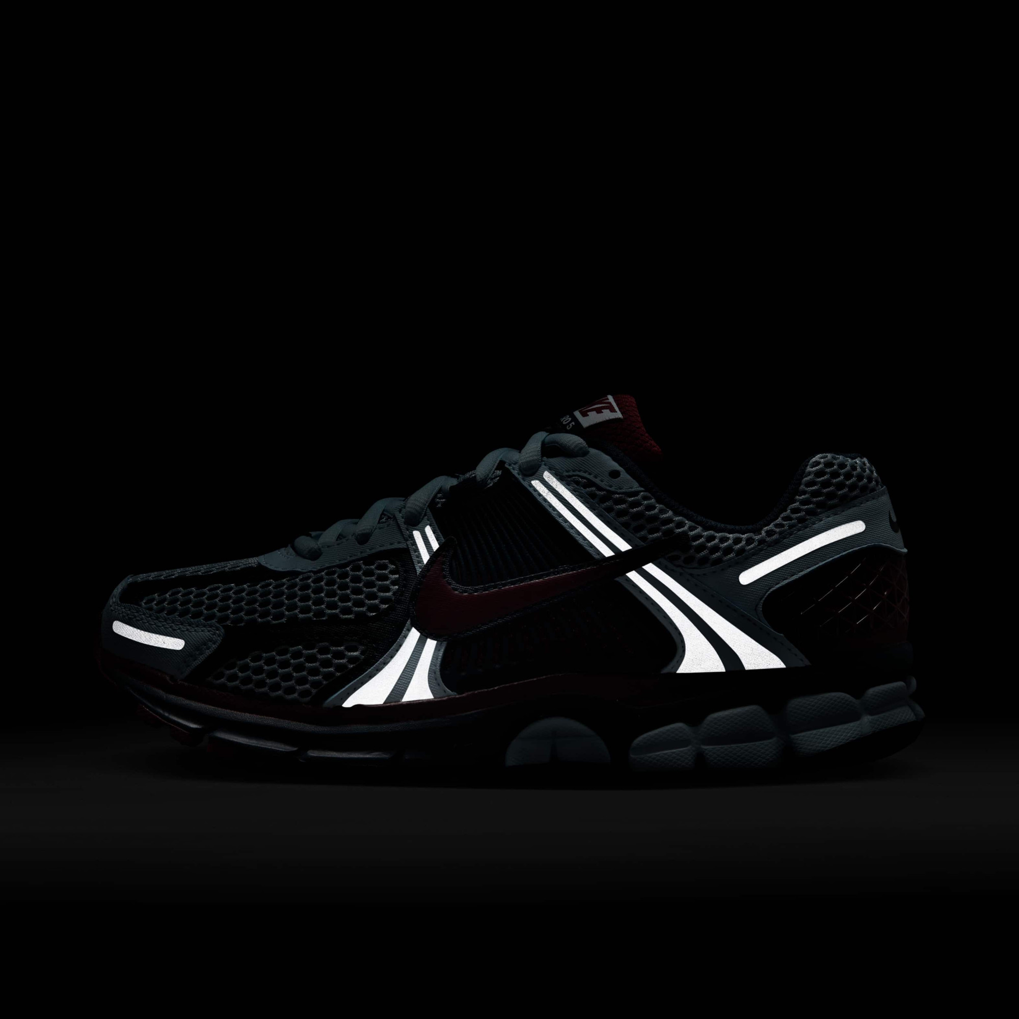 Кросівки жіночі Nike Zoom Vomero 5 Multi IB7700-400
